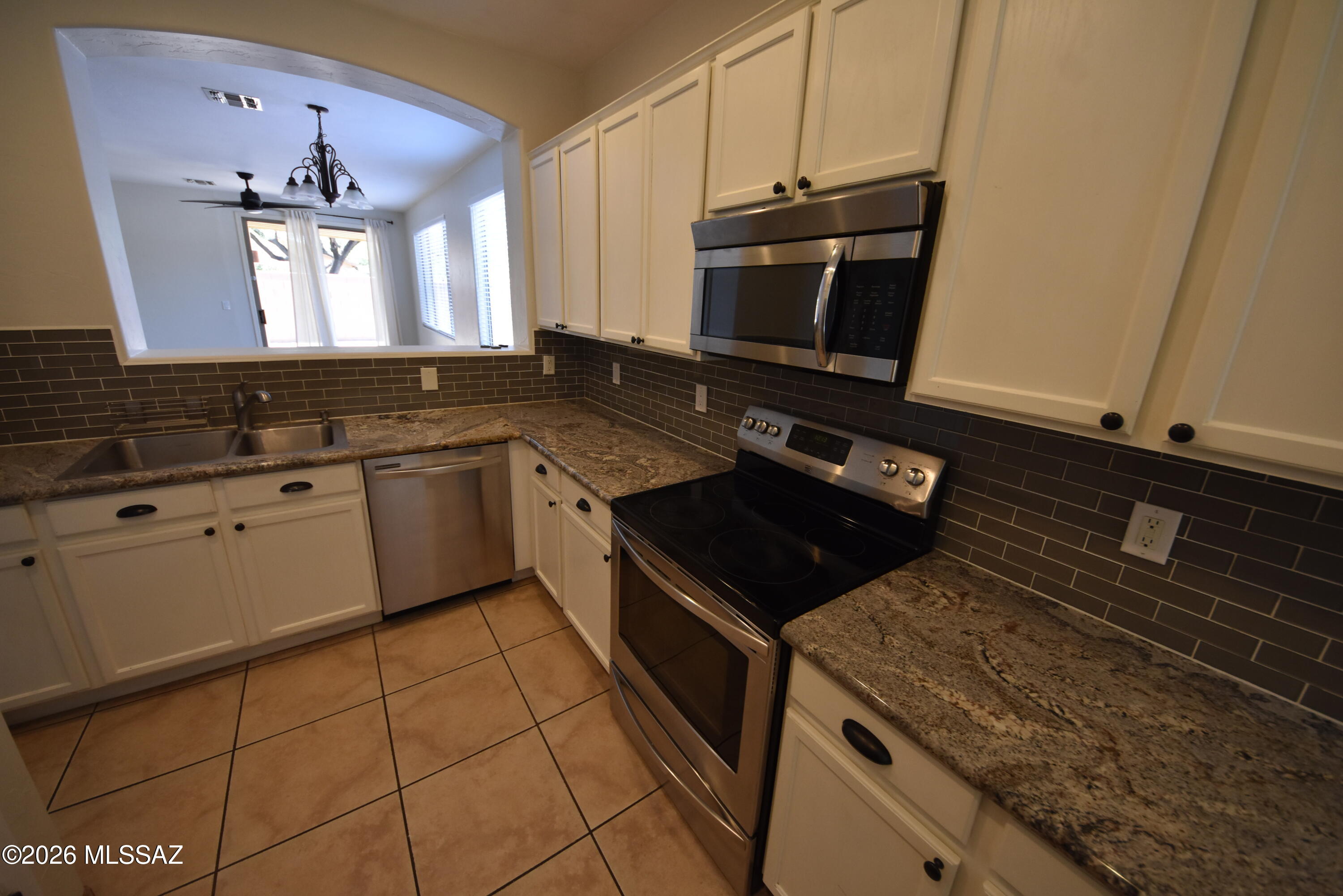 Hacienda Del Rio (1-118) - Residential Lease