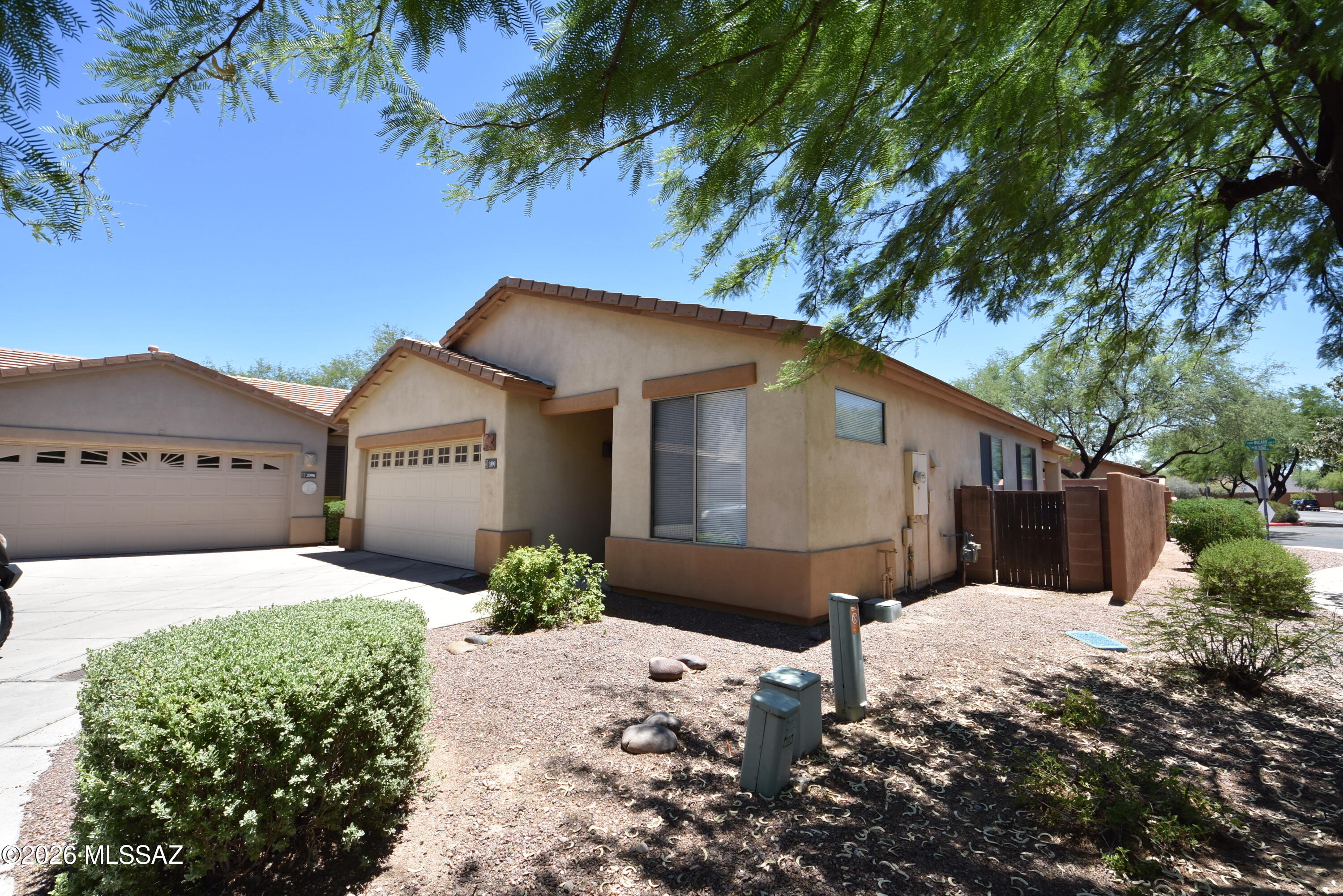 Hacienda Del Rio (1-118) - Residential Lease