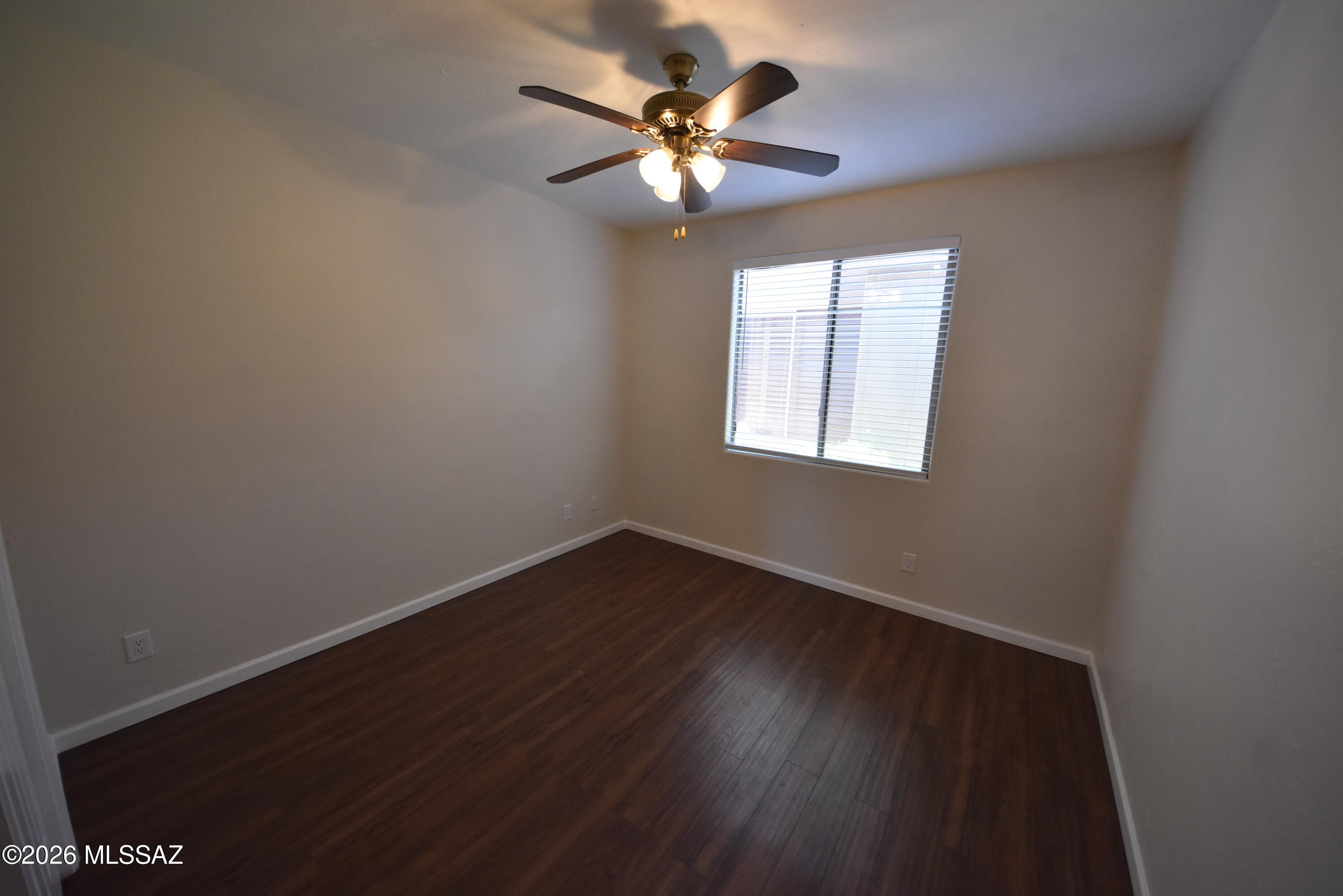 Hacienda Del Rio (1-118) - Residential Lease