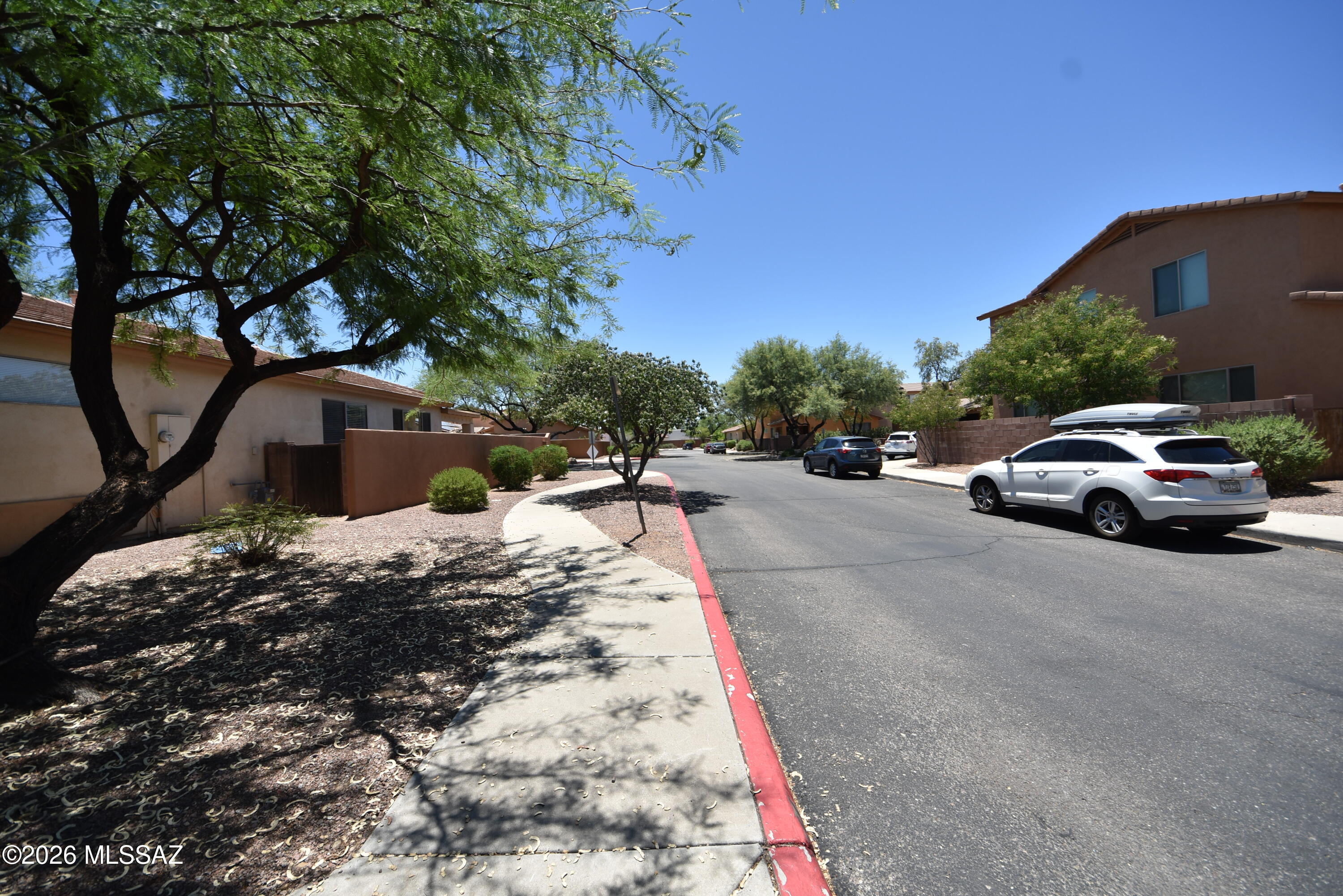 Hacienda Del Rio (1-118) - Residential Lease