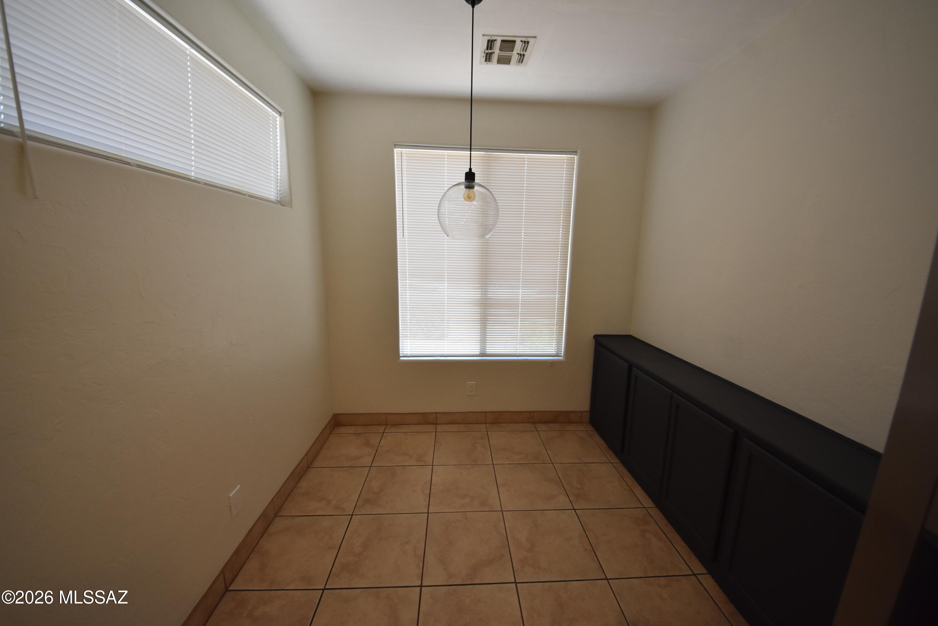 Hacienda Del Rio (1-118) - Residential Lease