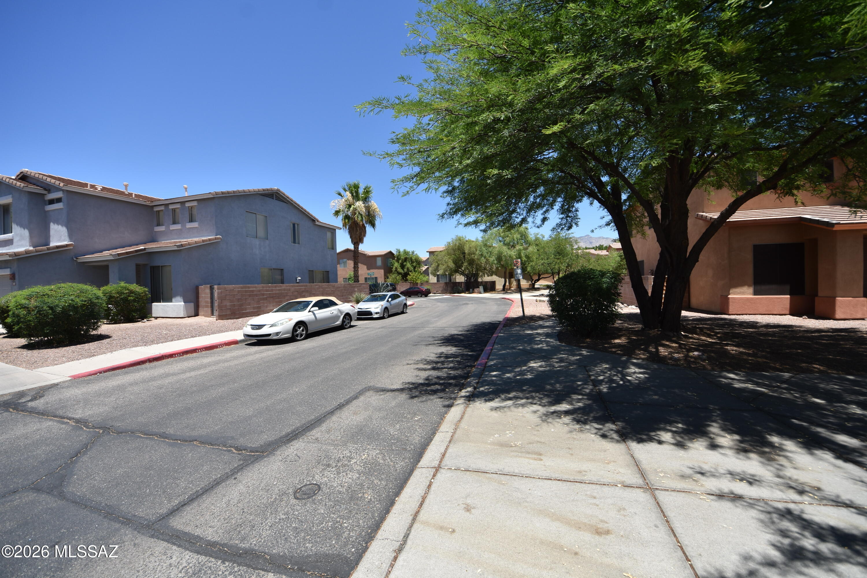 Hacienda Del Rio (1-118) - Residential Lease
