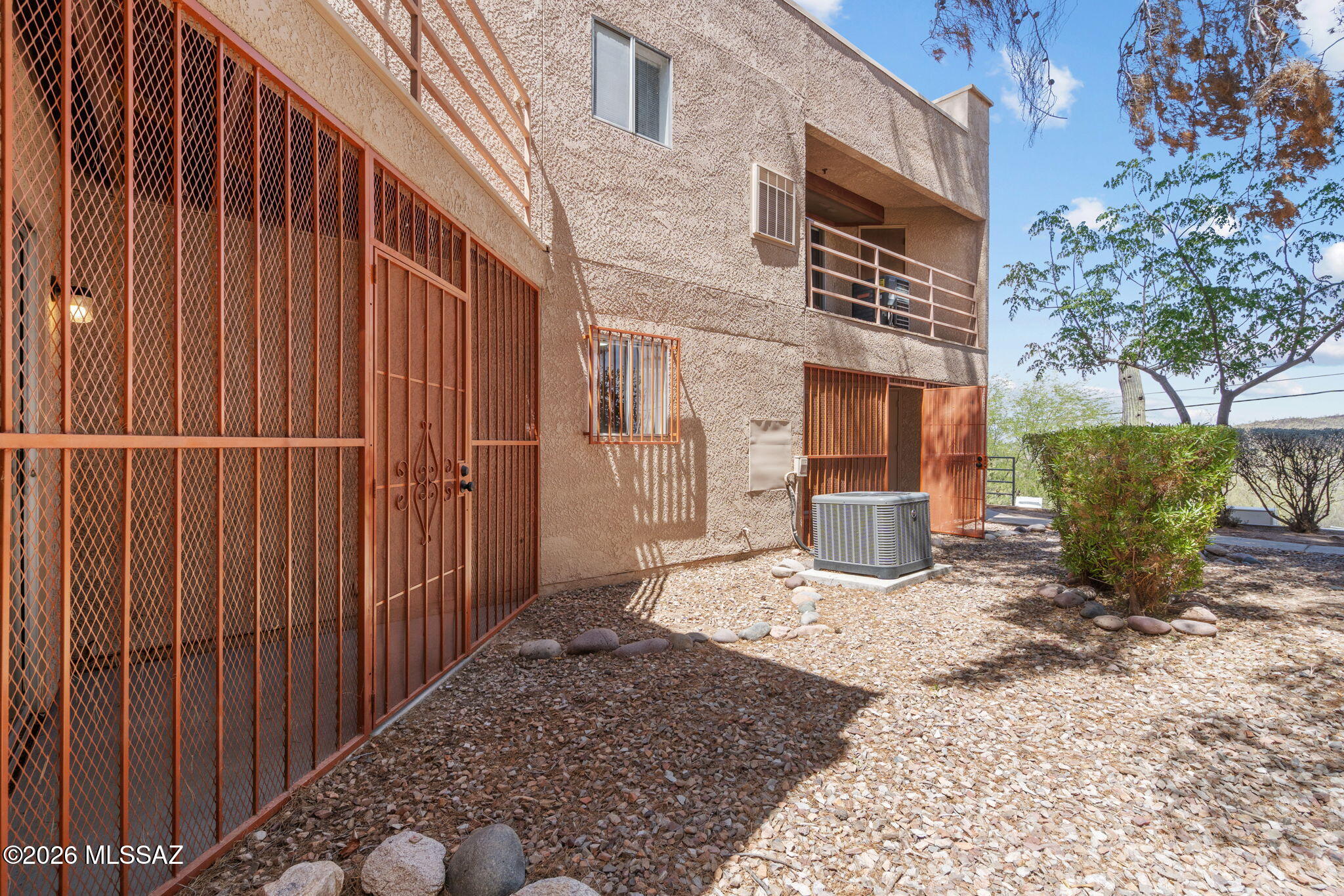 La Vida - Residential