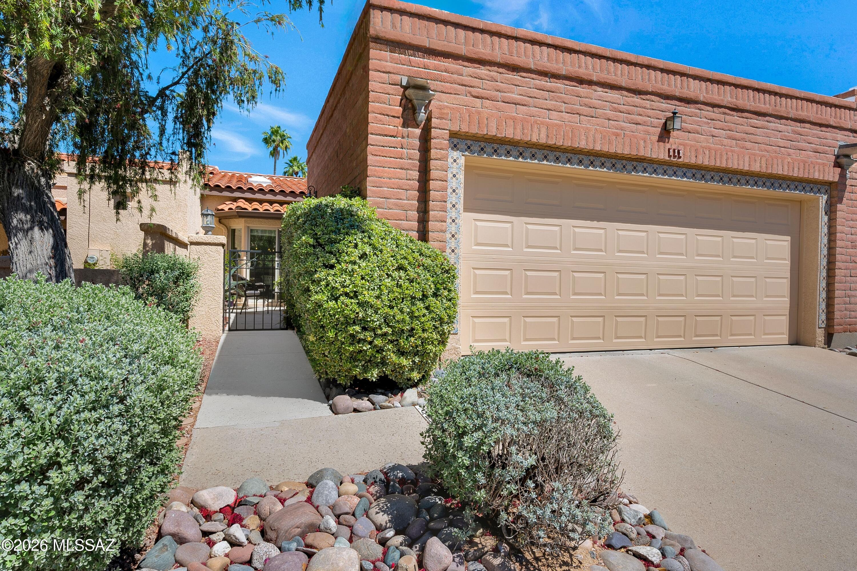 Valle Del Oro Townhomes (1-90) - Residential