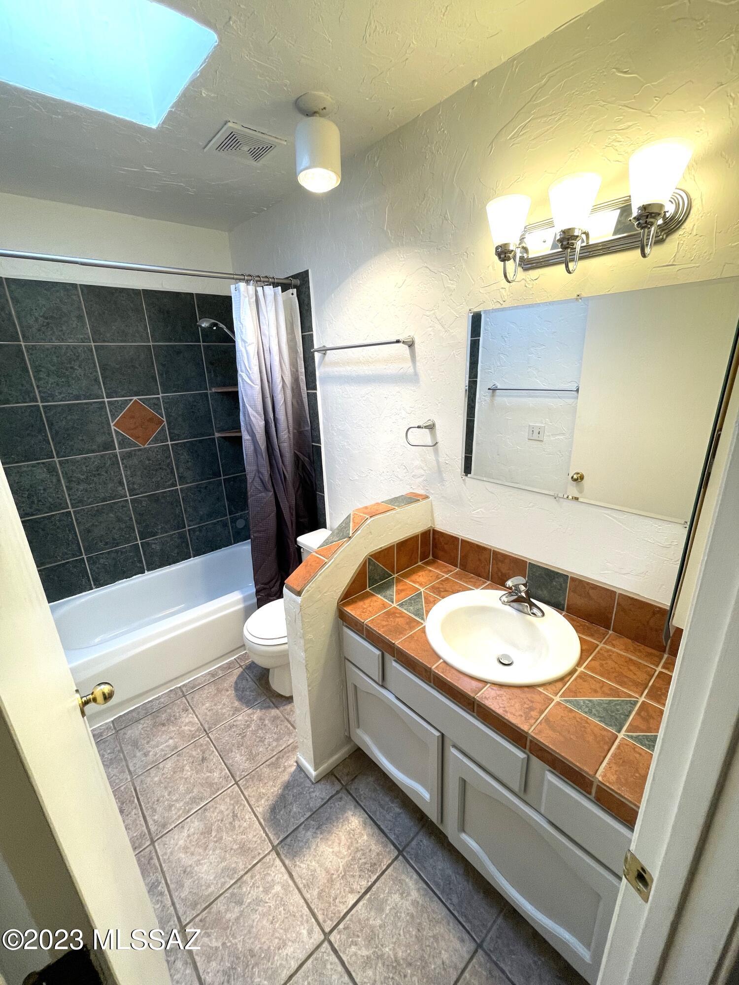 Casitas Del Valle II (1-34) - Residential Lease