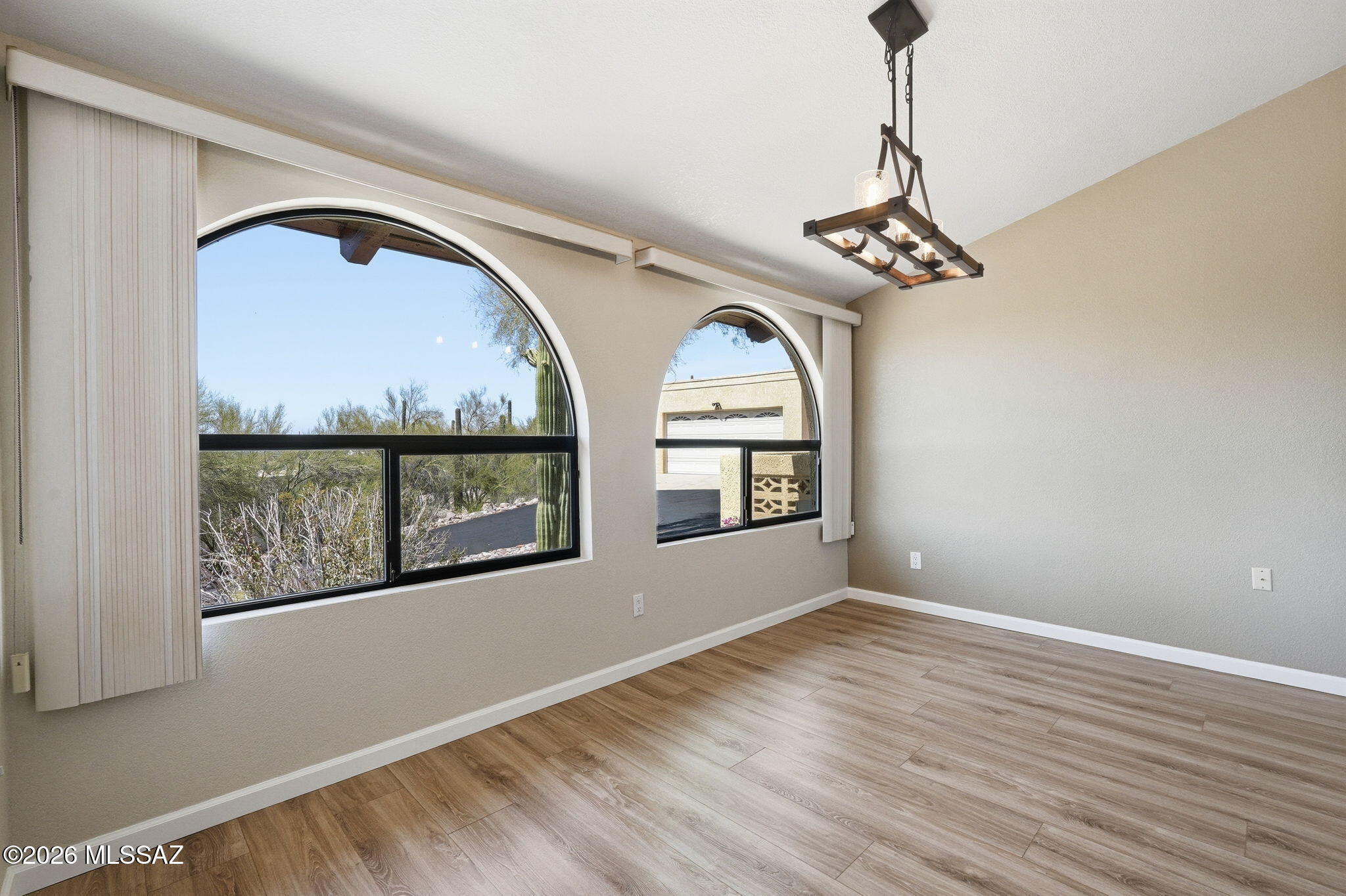 Las Alturas (1-167) - Residential