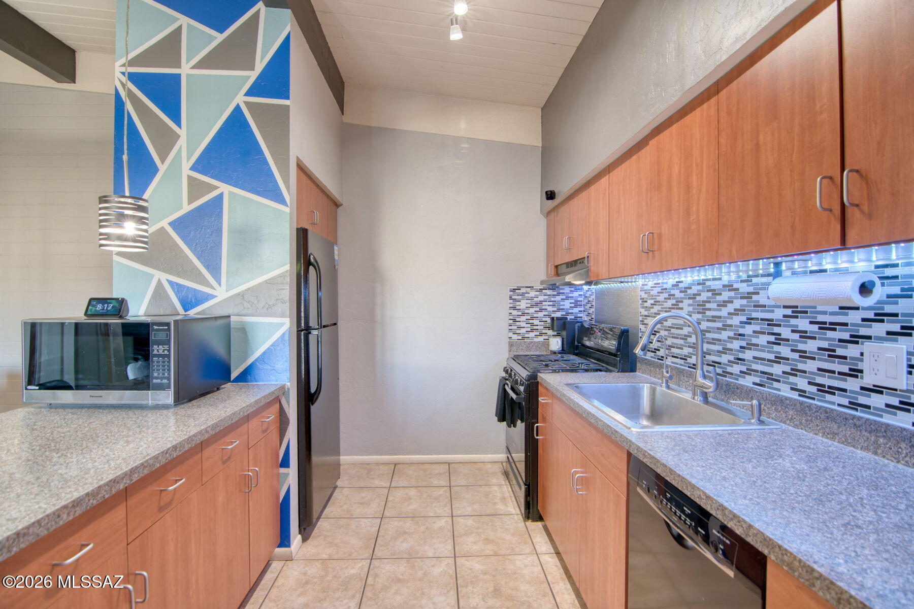 Royal Alvernon Condos. - Residential