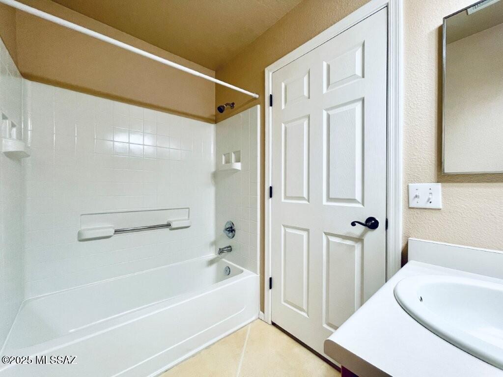 Catalina Vistas - Residential Lease