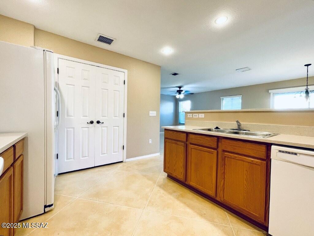 Catalina Vistas - Residential Lease