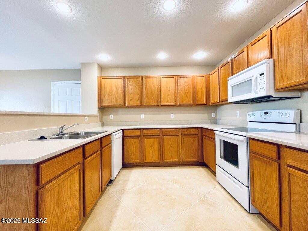 Catalina Vistas - Residential Lease