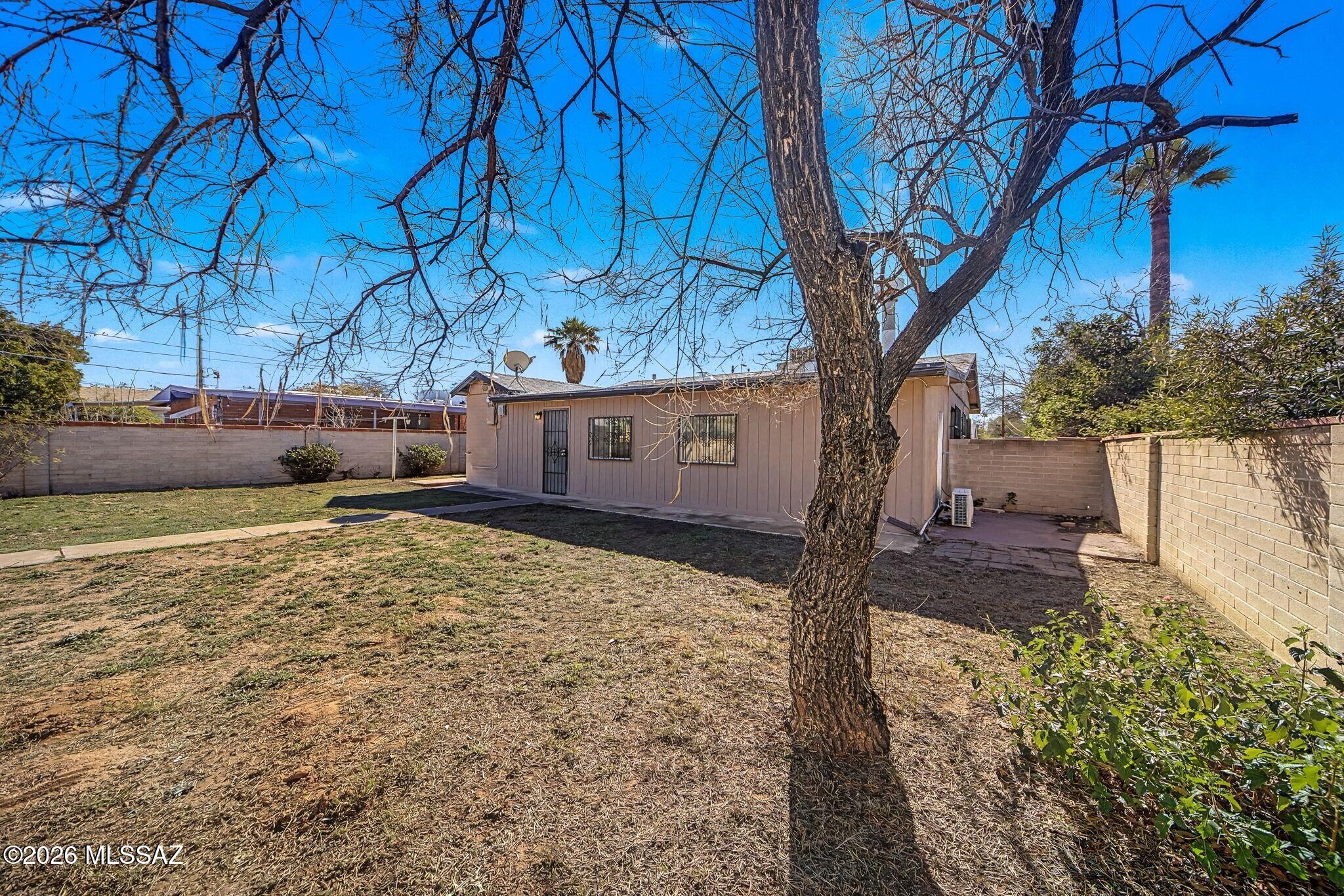 Country Club Annex - Residential Lease