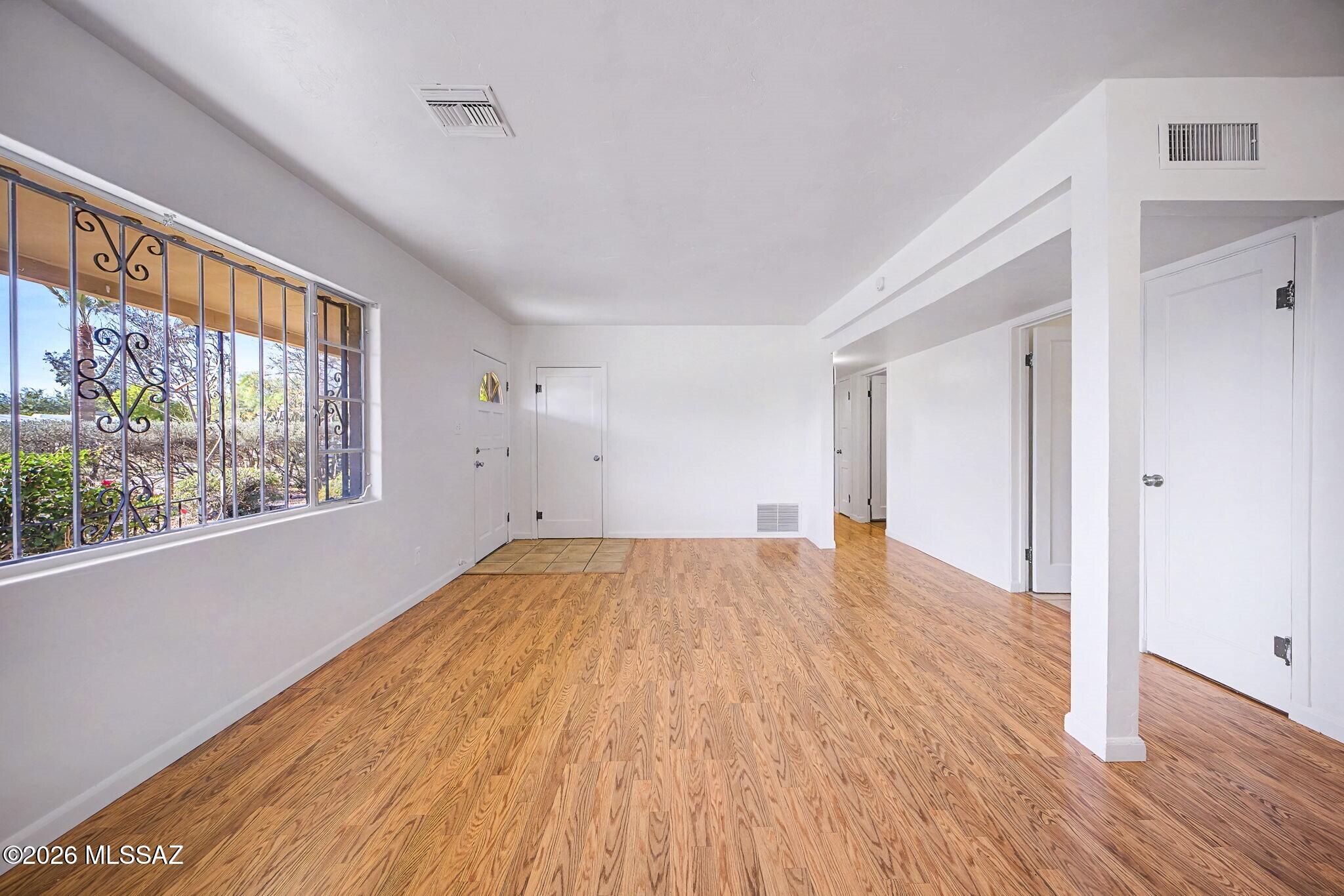 Country Club Annex - Residential Lease