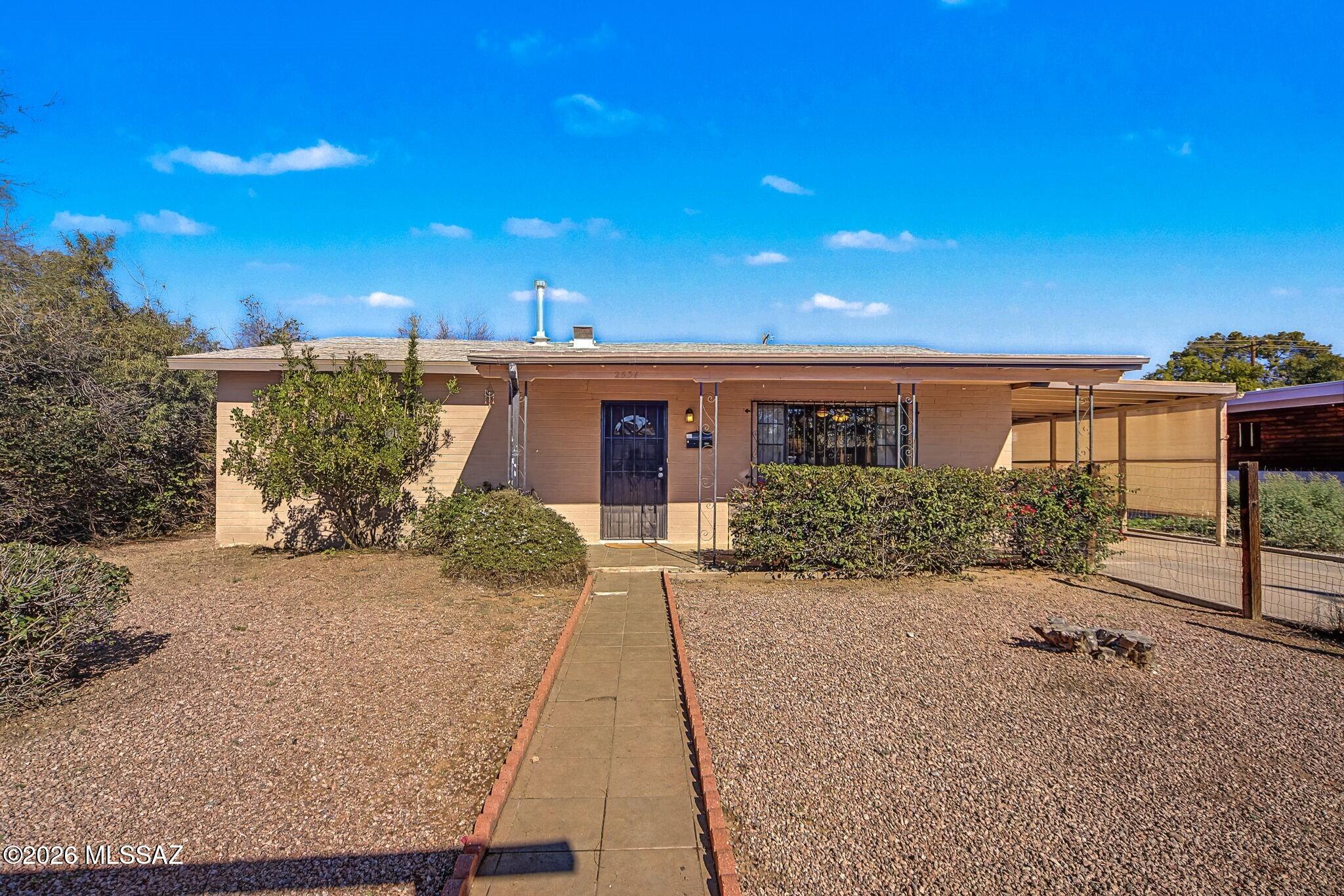 Country Club Annex - Residential Lease