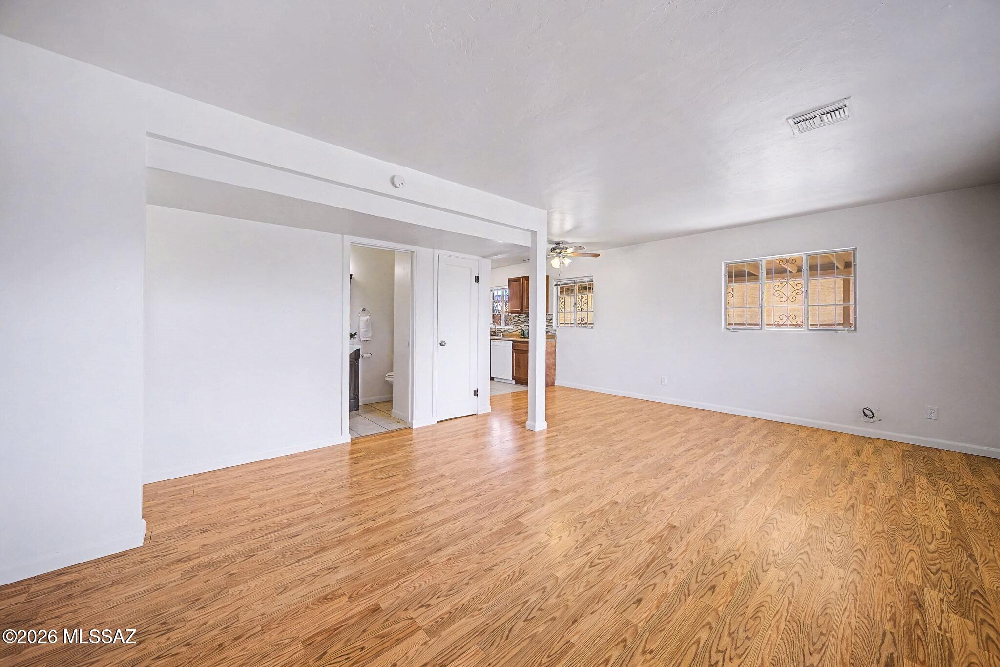 Country Club Annex - Residential Lease