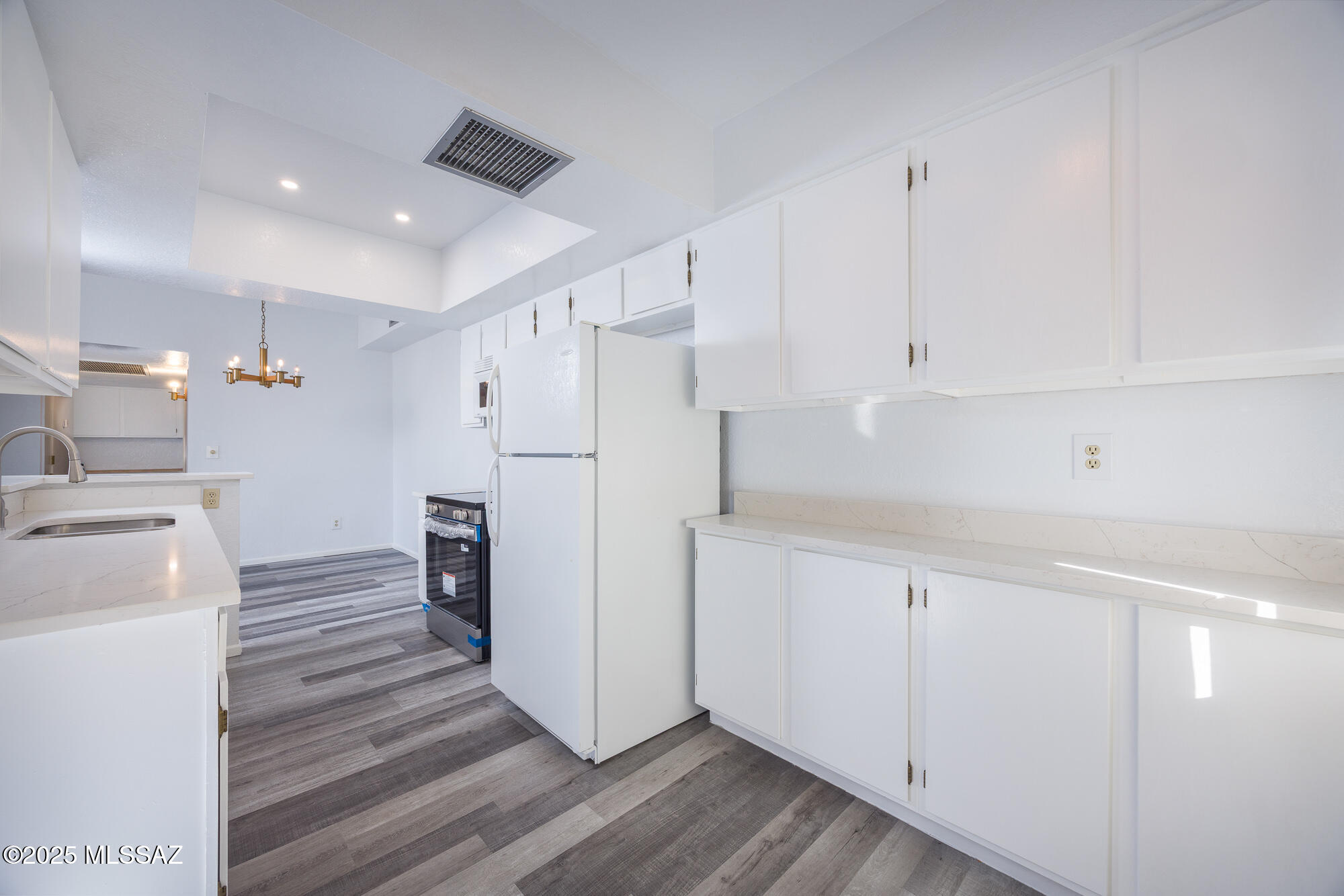 Summertree Condominiums (1-224) - Residential