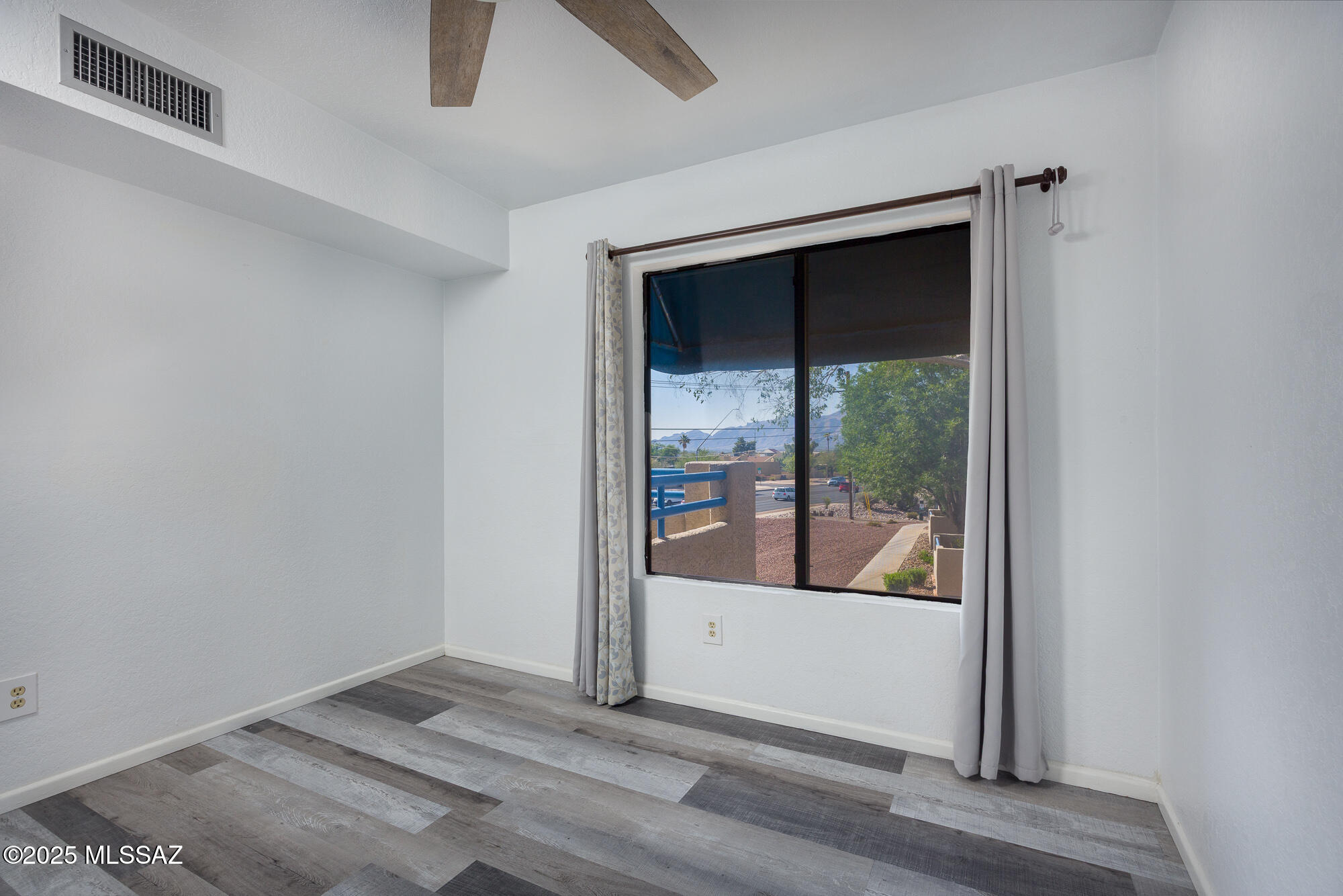Summertree Condominiums (1-224) - Residential