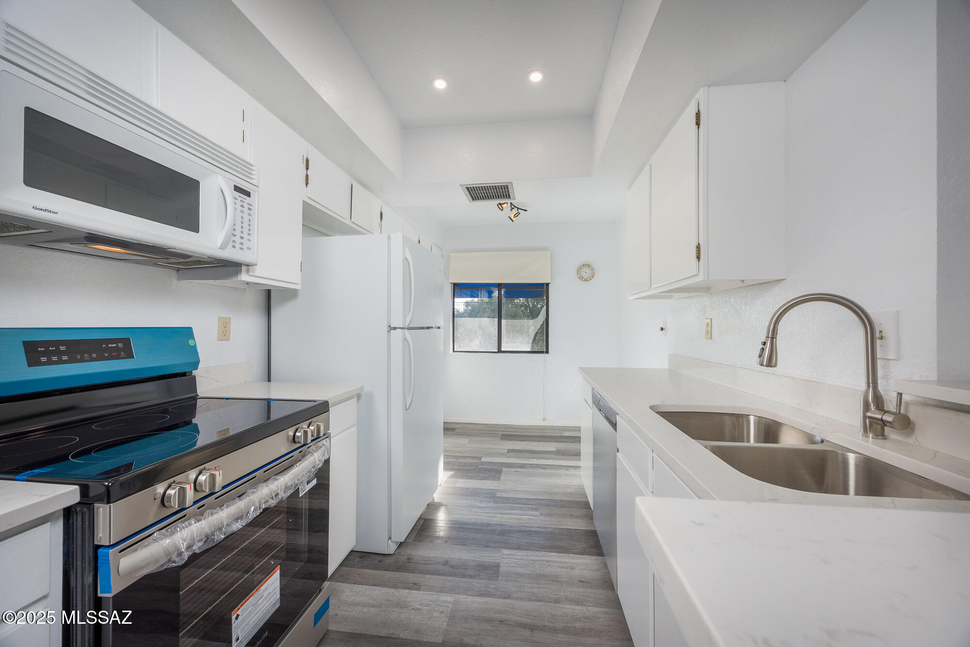 Summertree Condominiums (1-224) - Residential