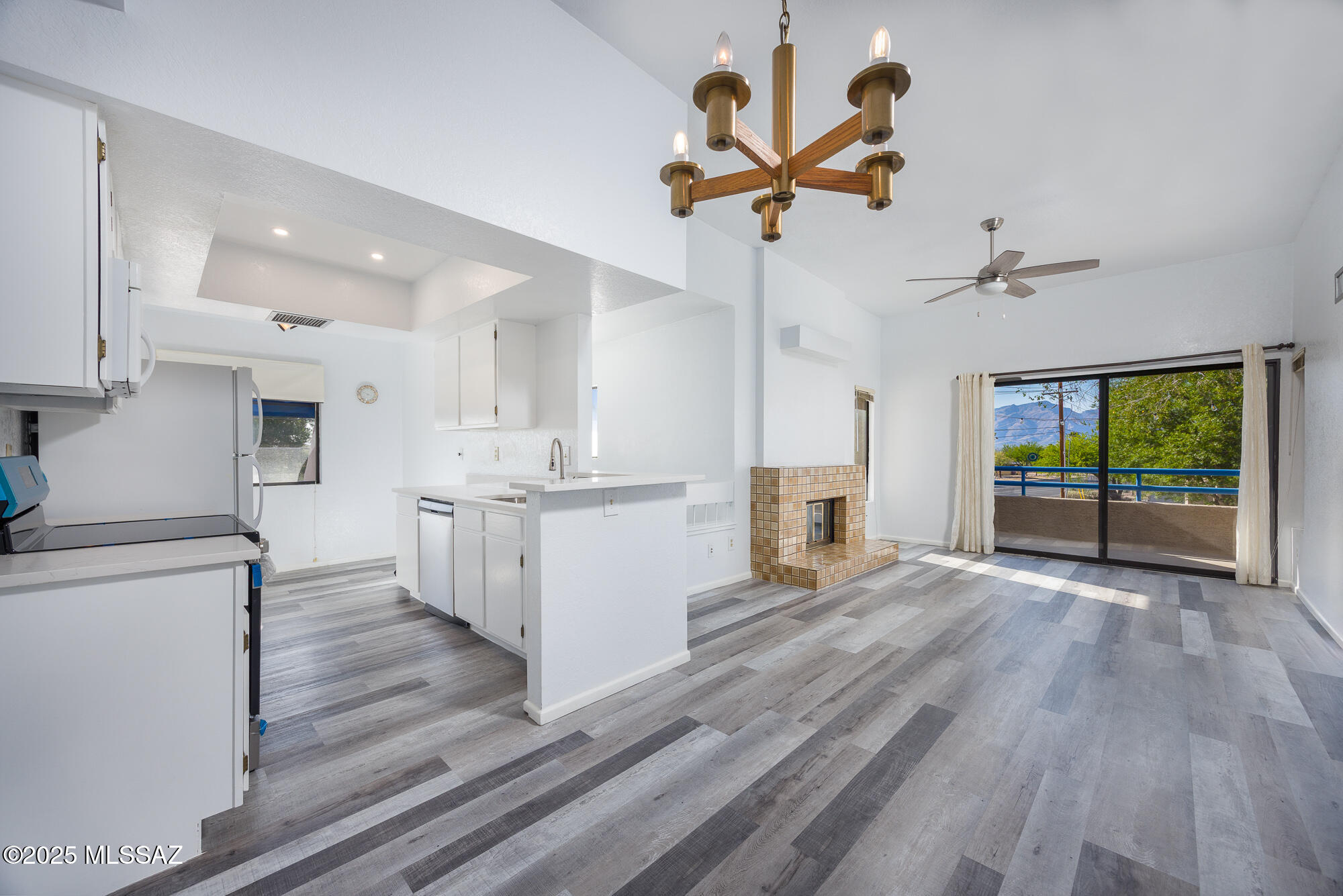 Summertree Condominiums (1-224) - Residential