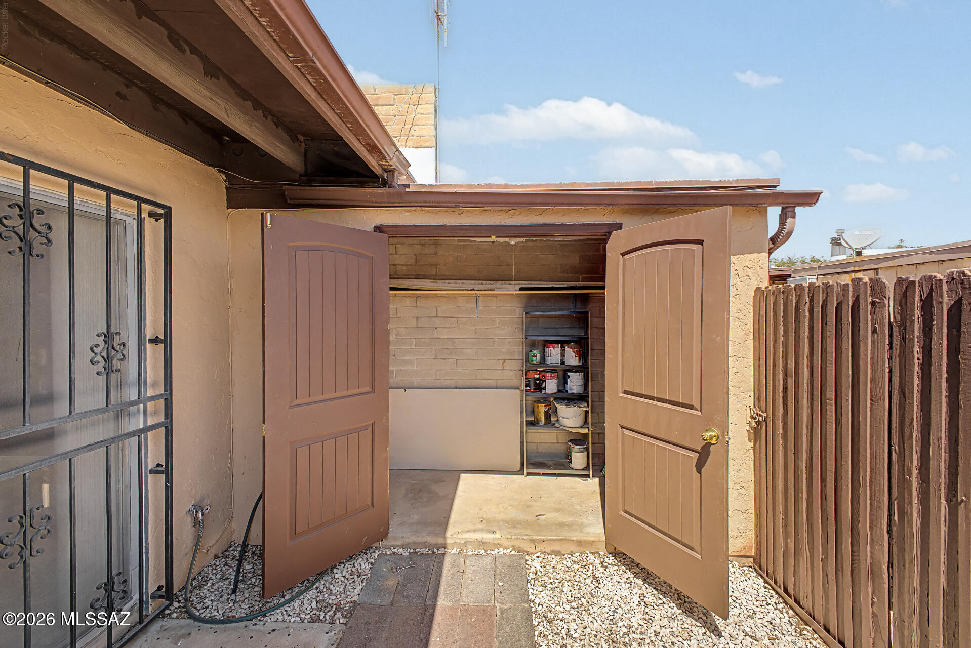 Pantano Park Townhouses - Residential