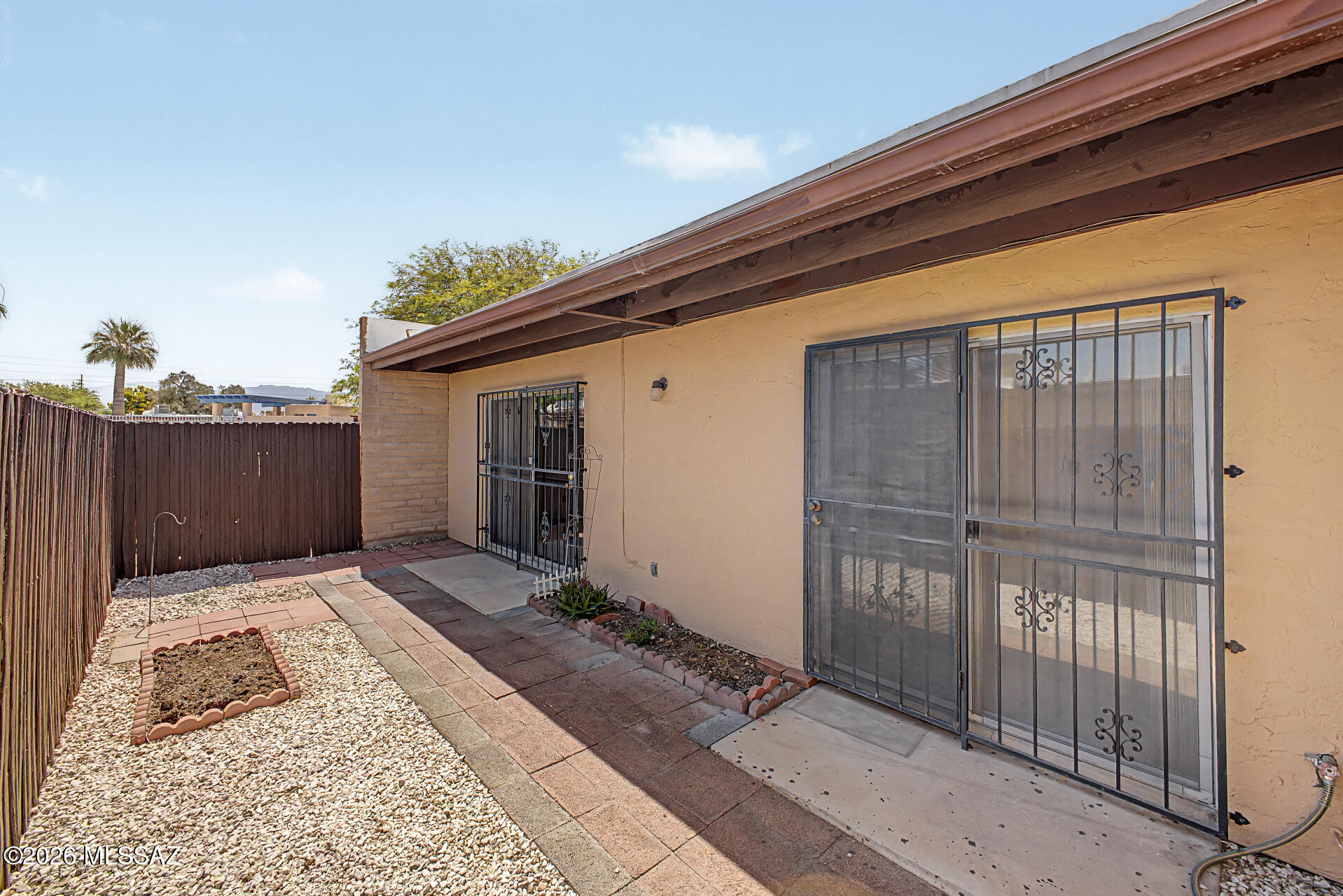 Pantano Park Townhouses - Residential