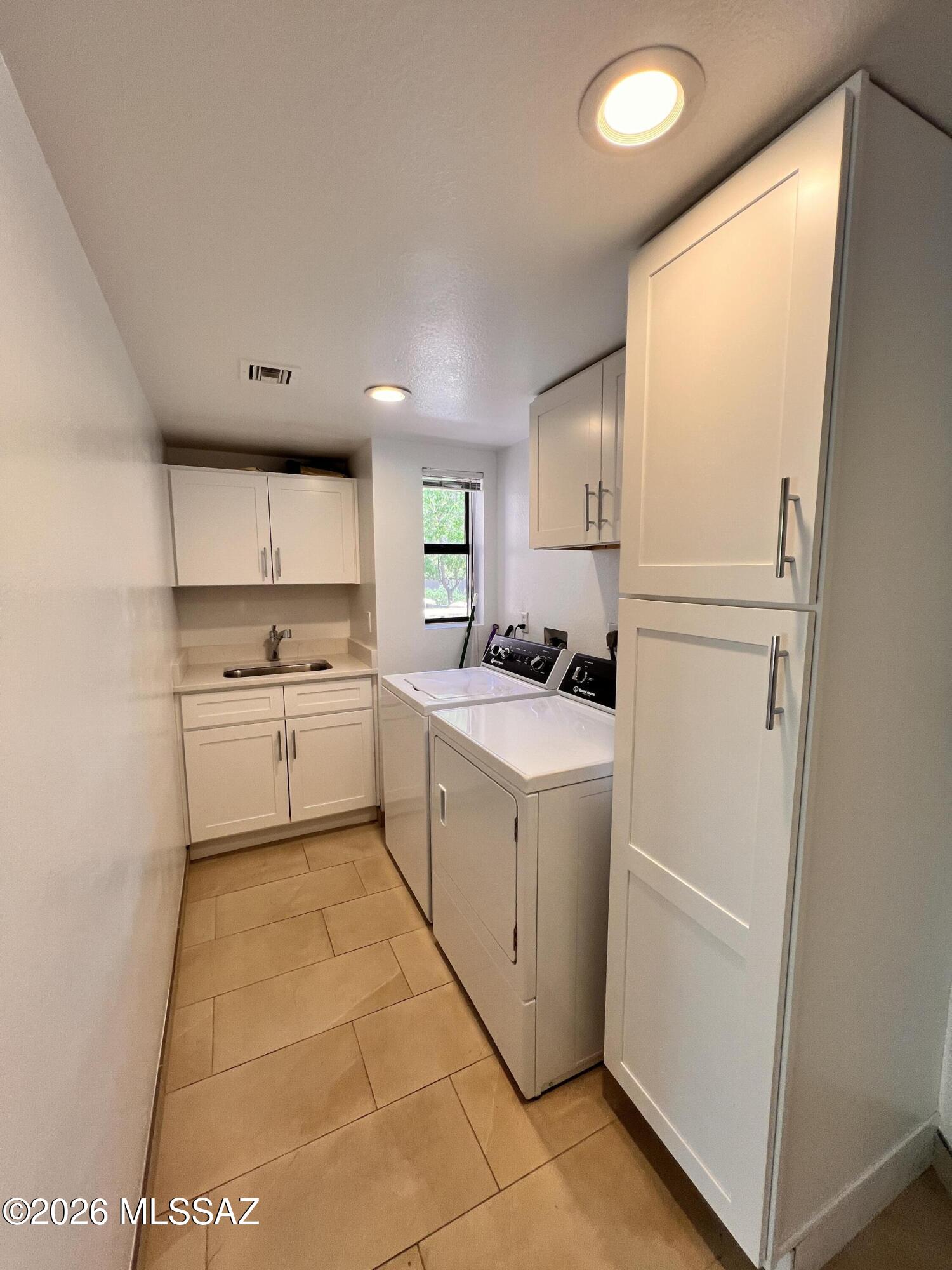 Ventana Serena (1-46) - Residential Lease