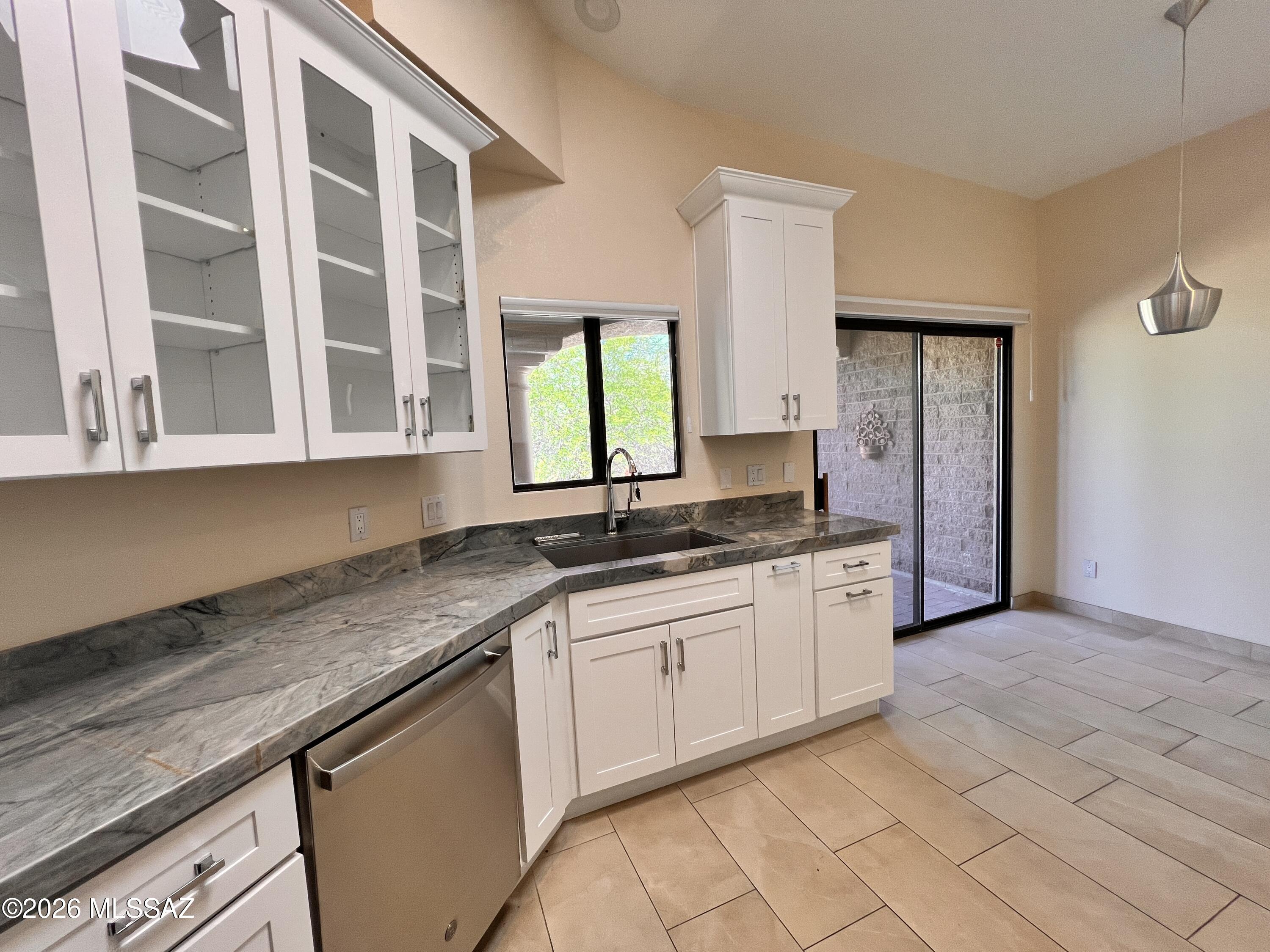 Ventana Serena (1-46) - Residential Lease