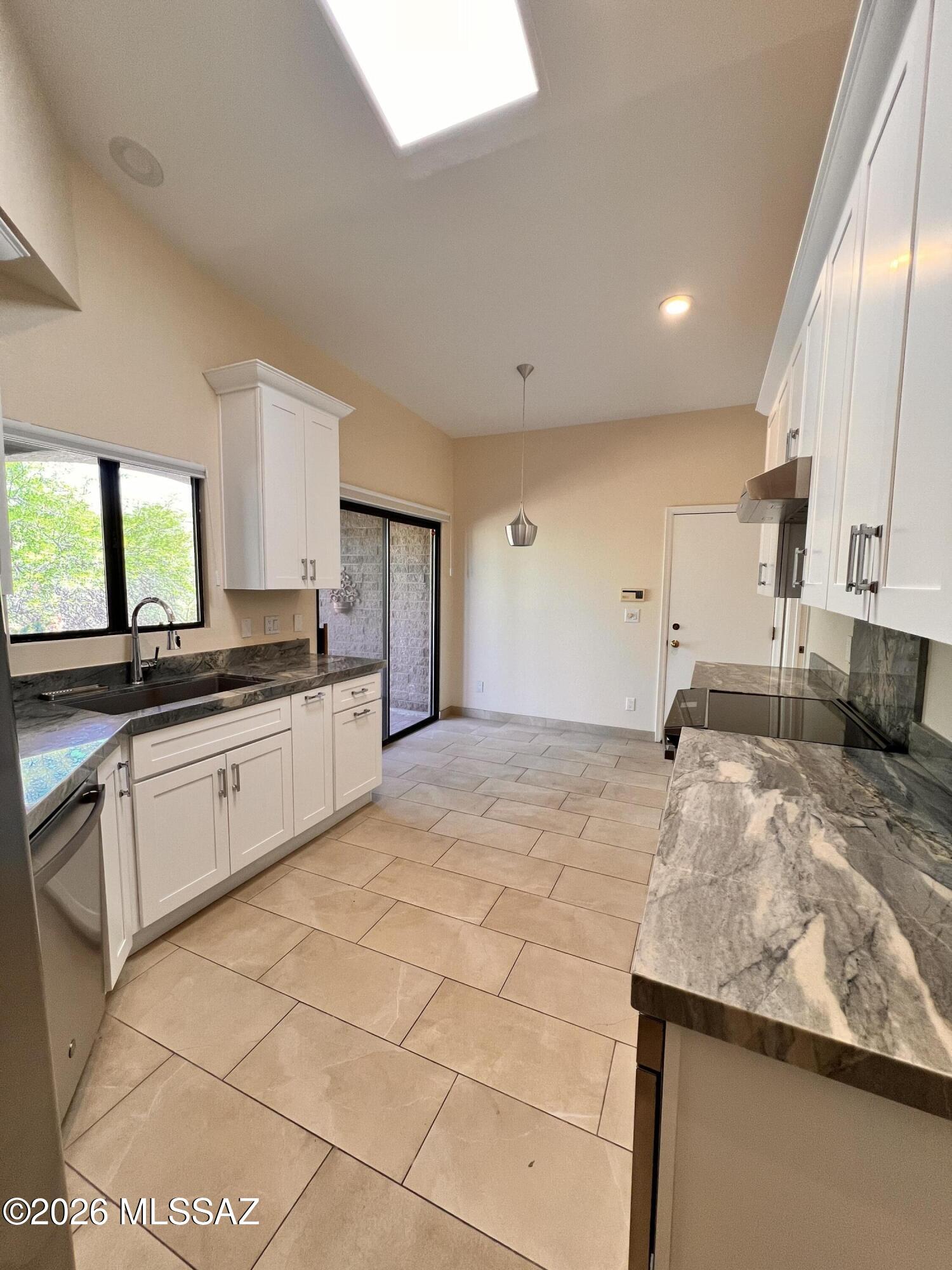 Ventana Serena (1-46) - Residential Lease