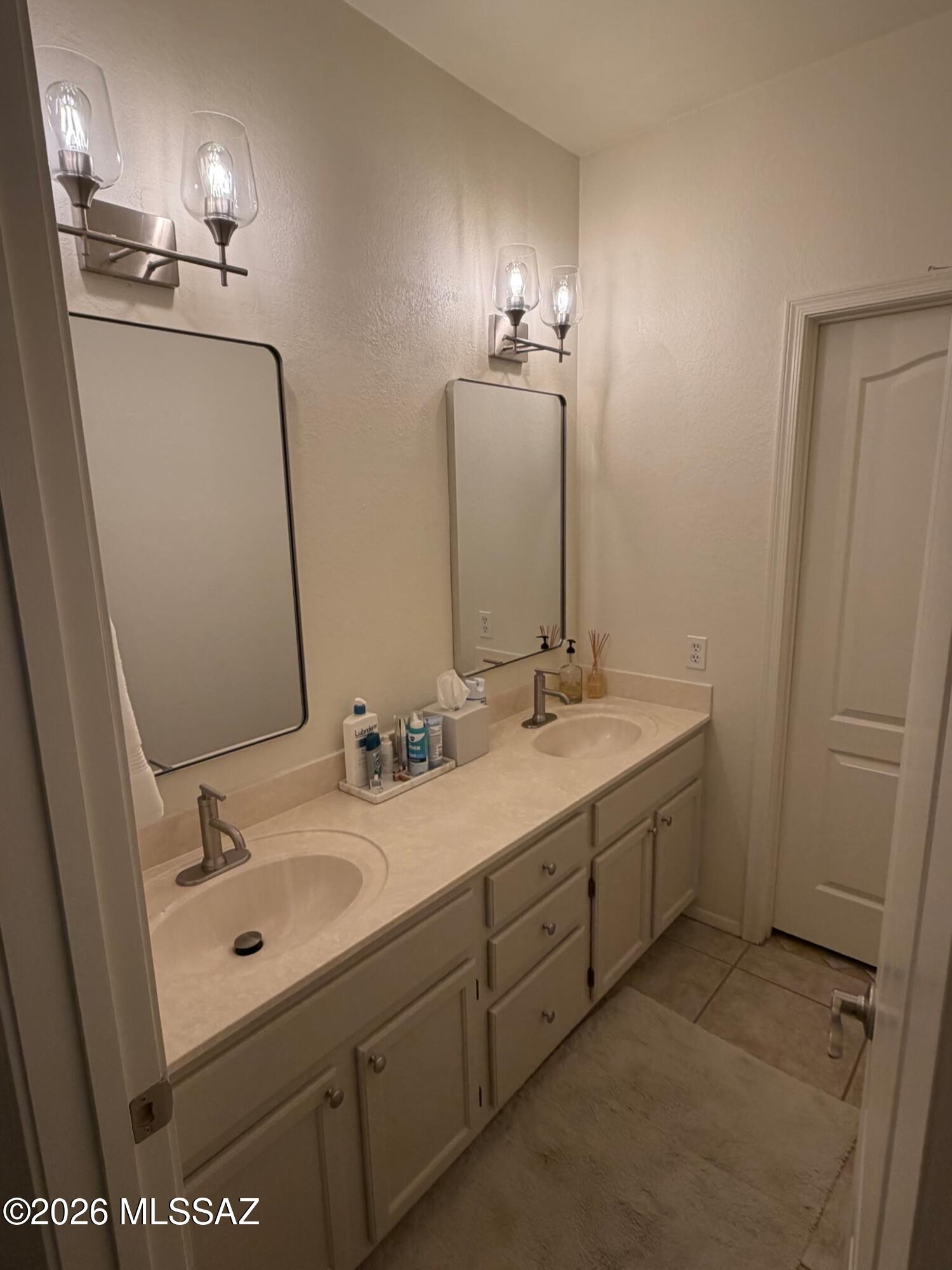Canada Ridge (1-126) - Residential Lease