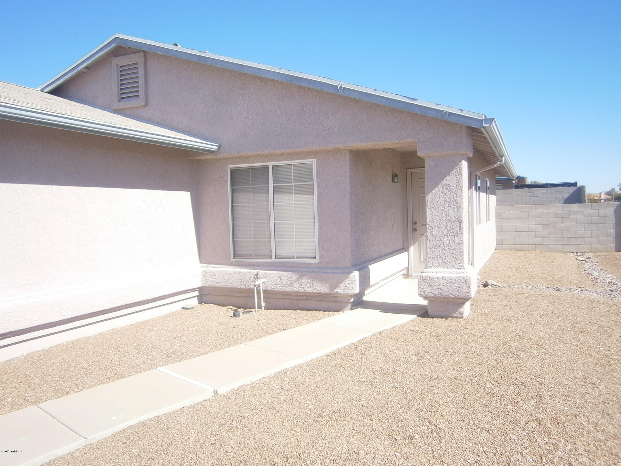 Beautiful home with ceramic tile, Vinyl Plank in bedrooms, bright, and spacious feel.