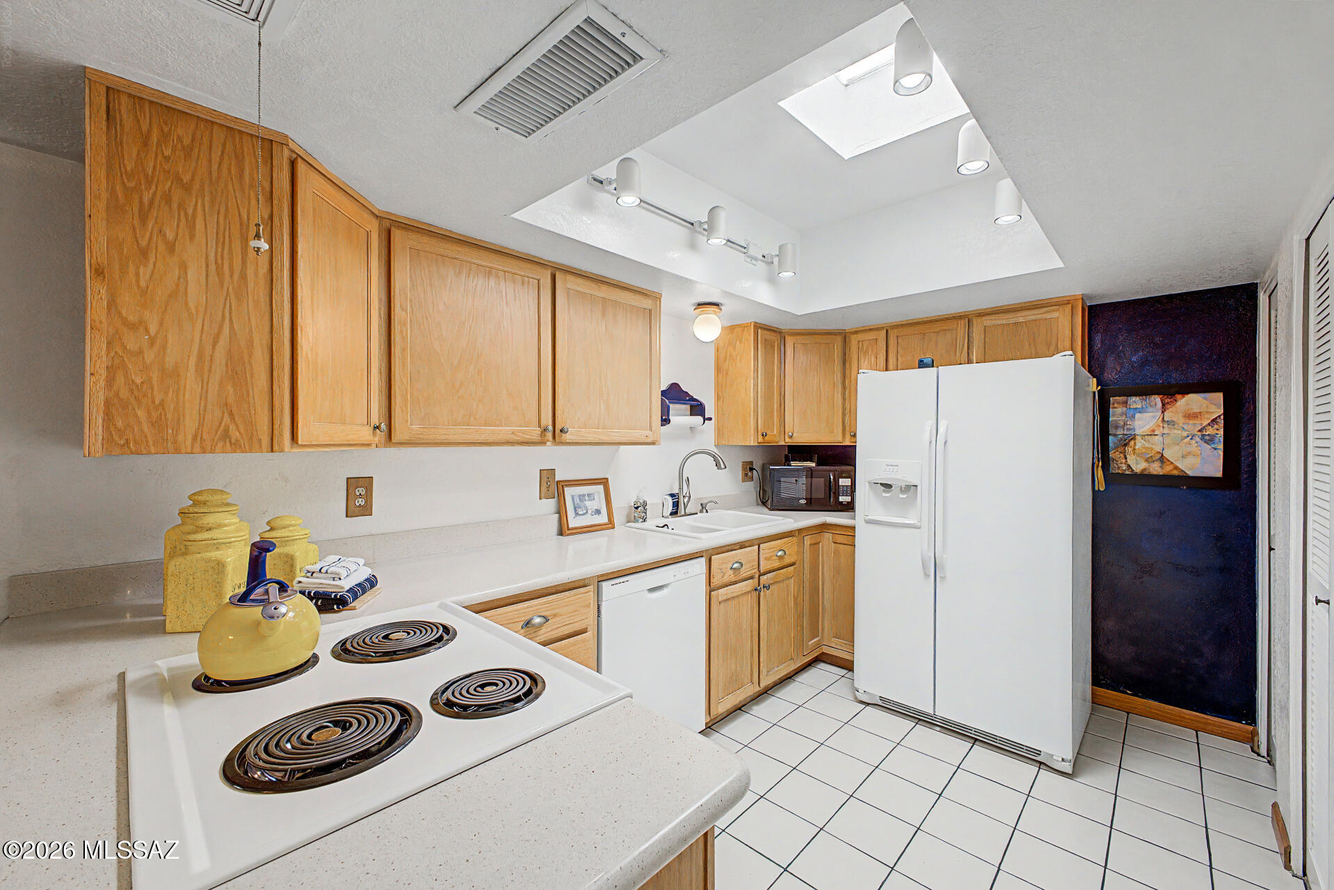 Pantano Park Townhouses - Residential