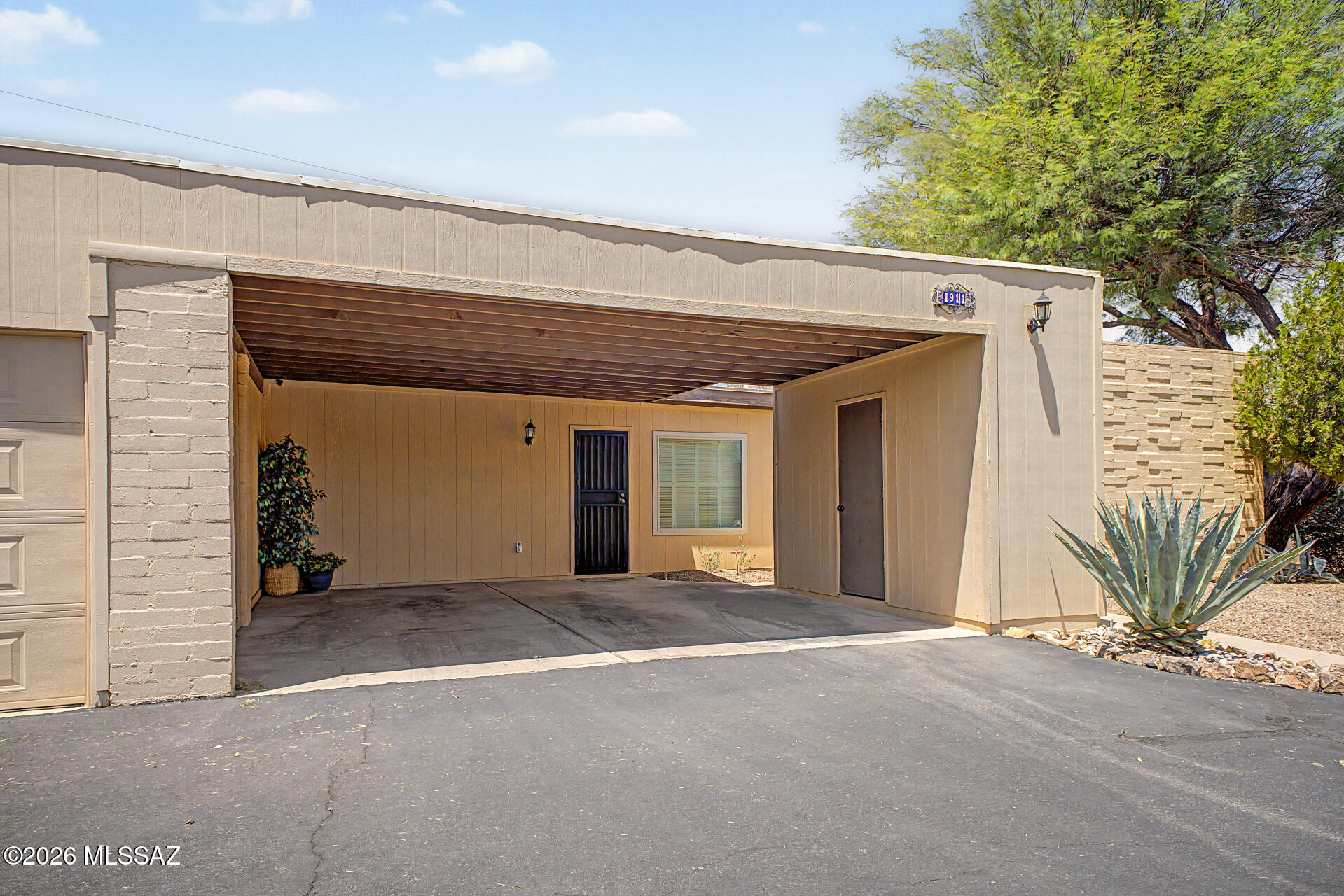 Pantano Park Townhouses - Residential