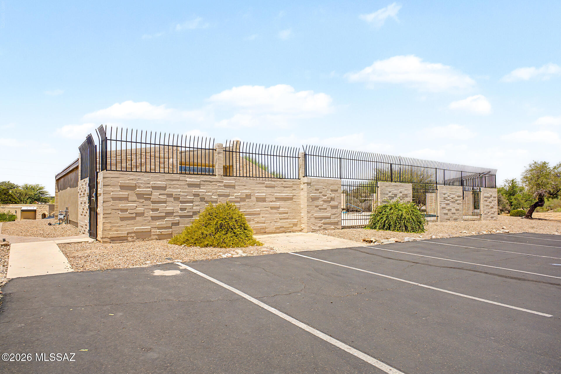Pantano Park Townhouses - Residential