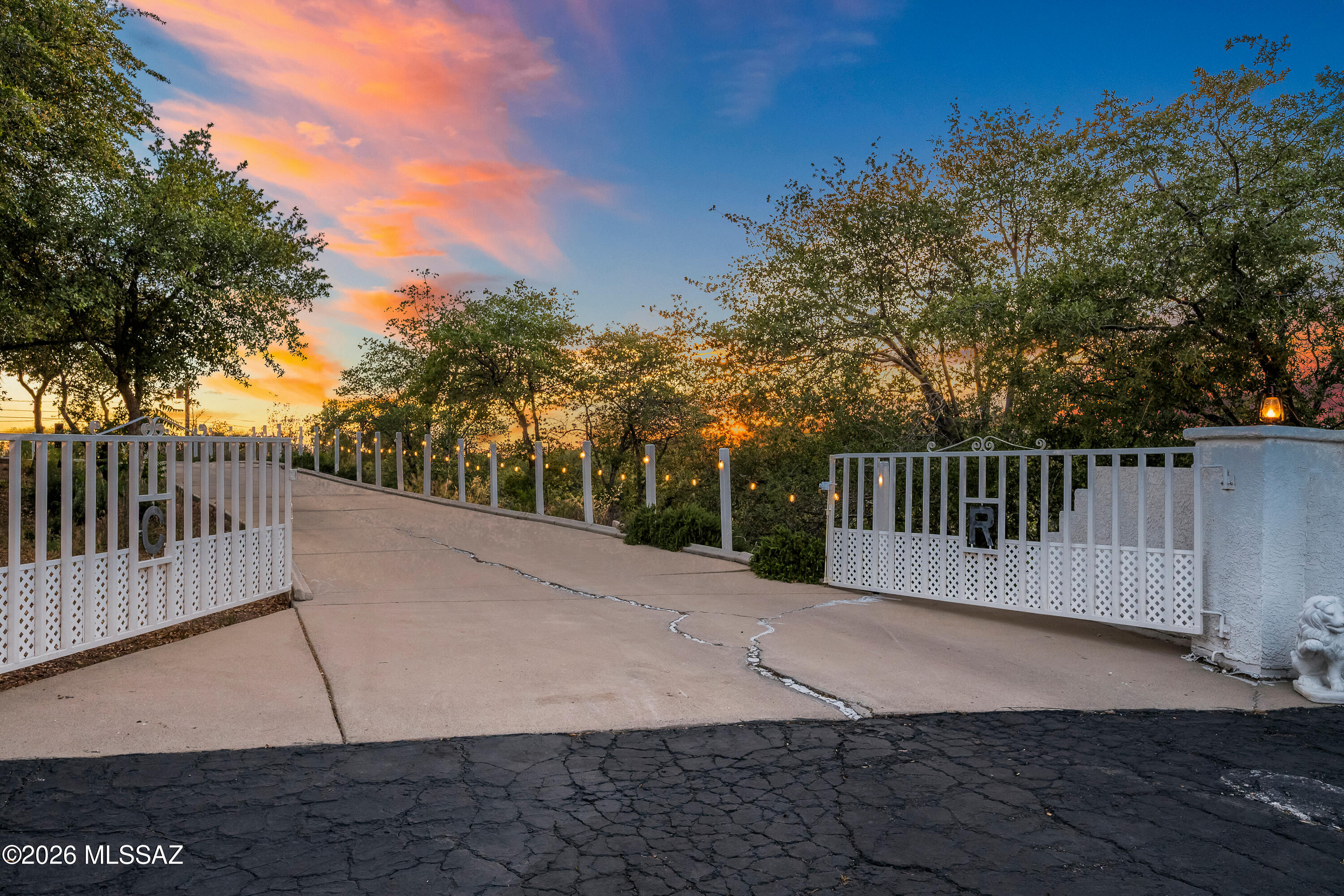 Los Robles Estates - Residential