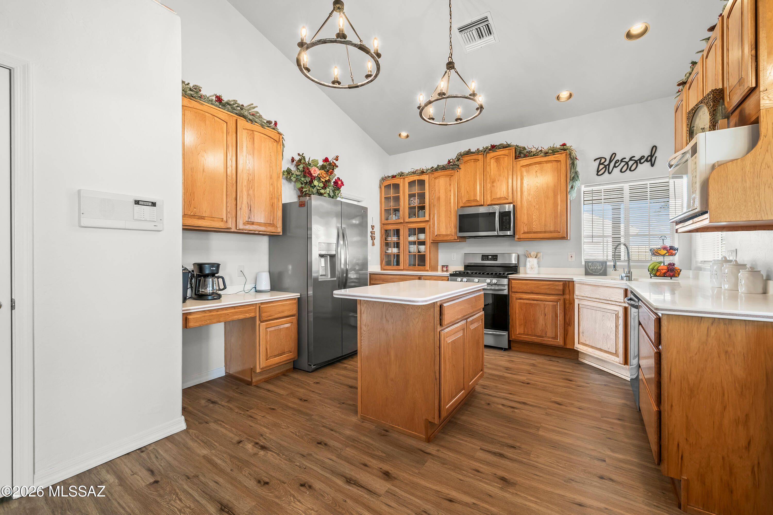 Los Robles Estates - Residential