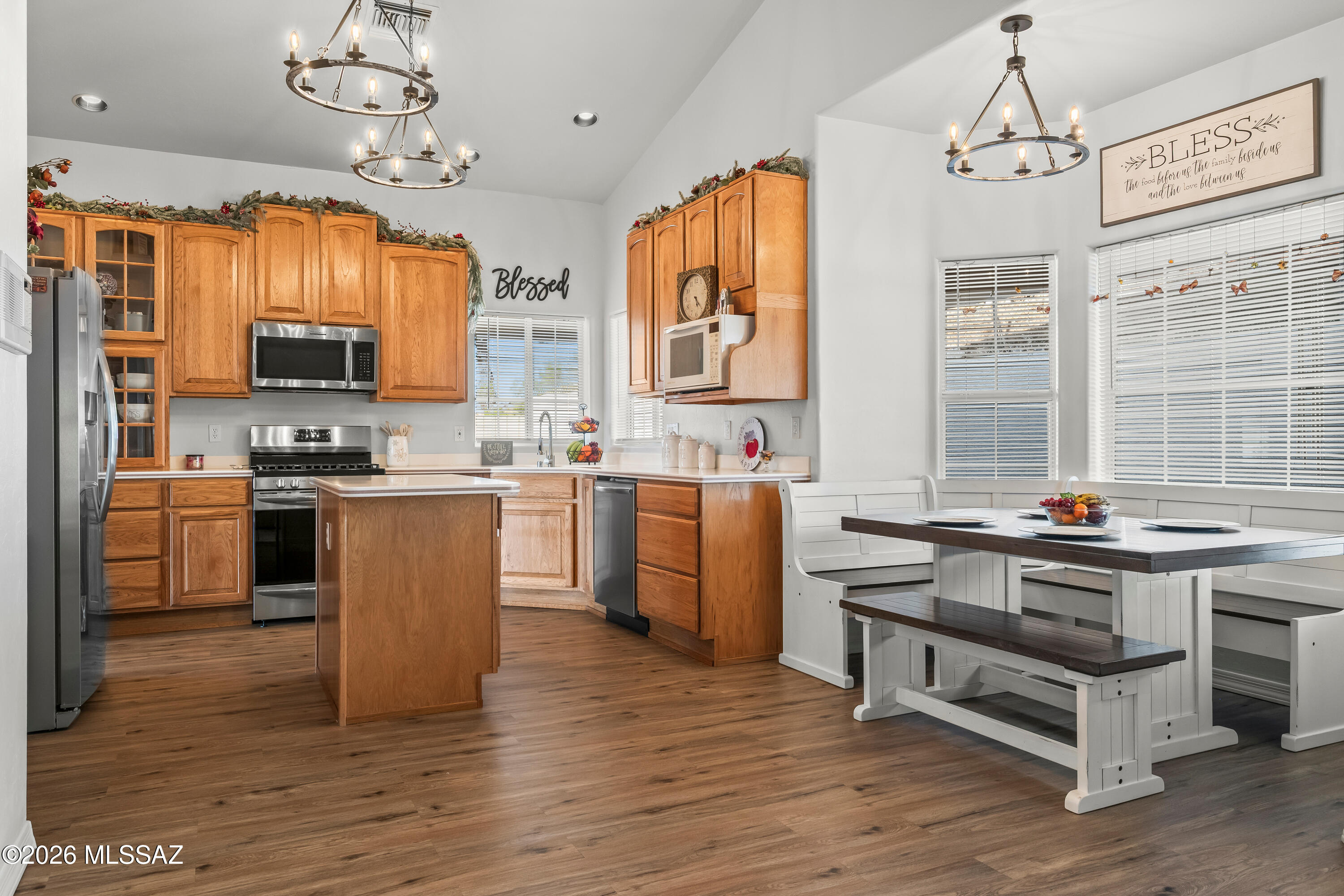 Los Robles Estates - Residential