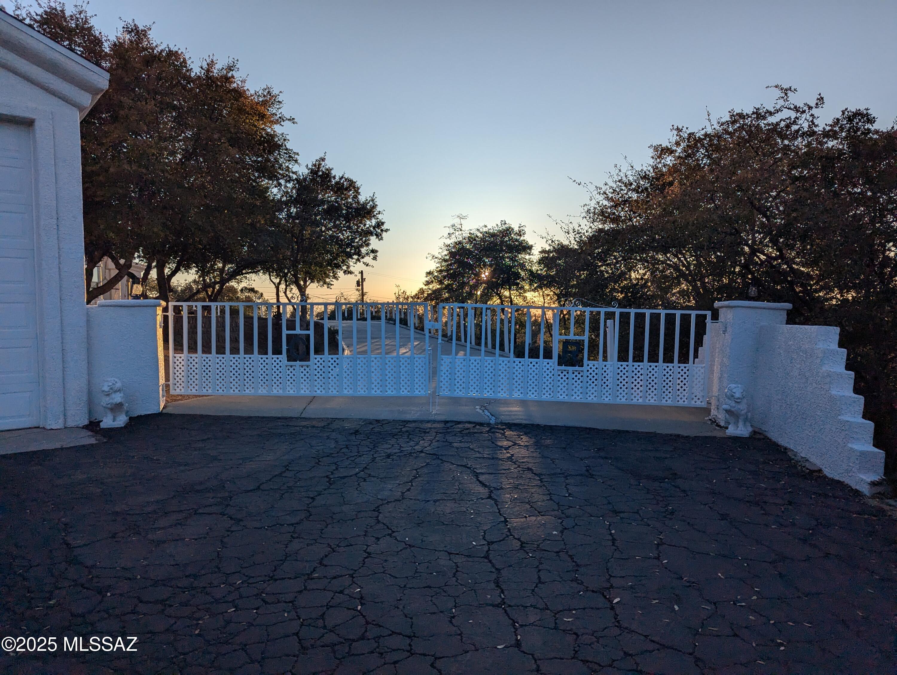 Los Robles Estates - Residential