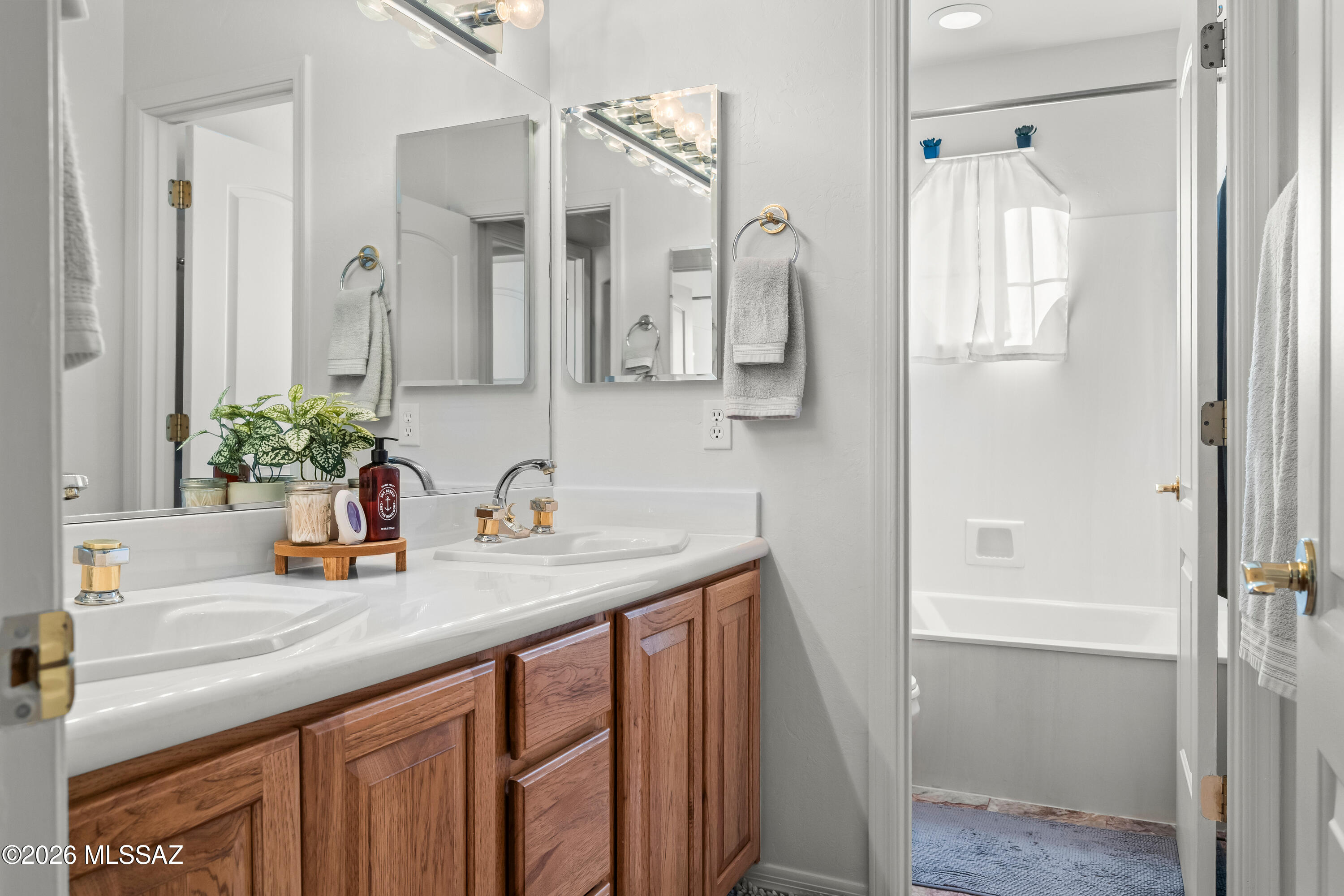 Los Robles Estates - Residential