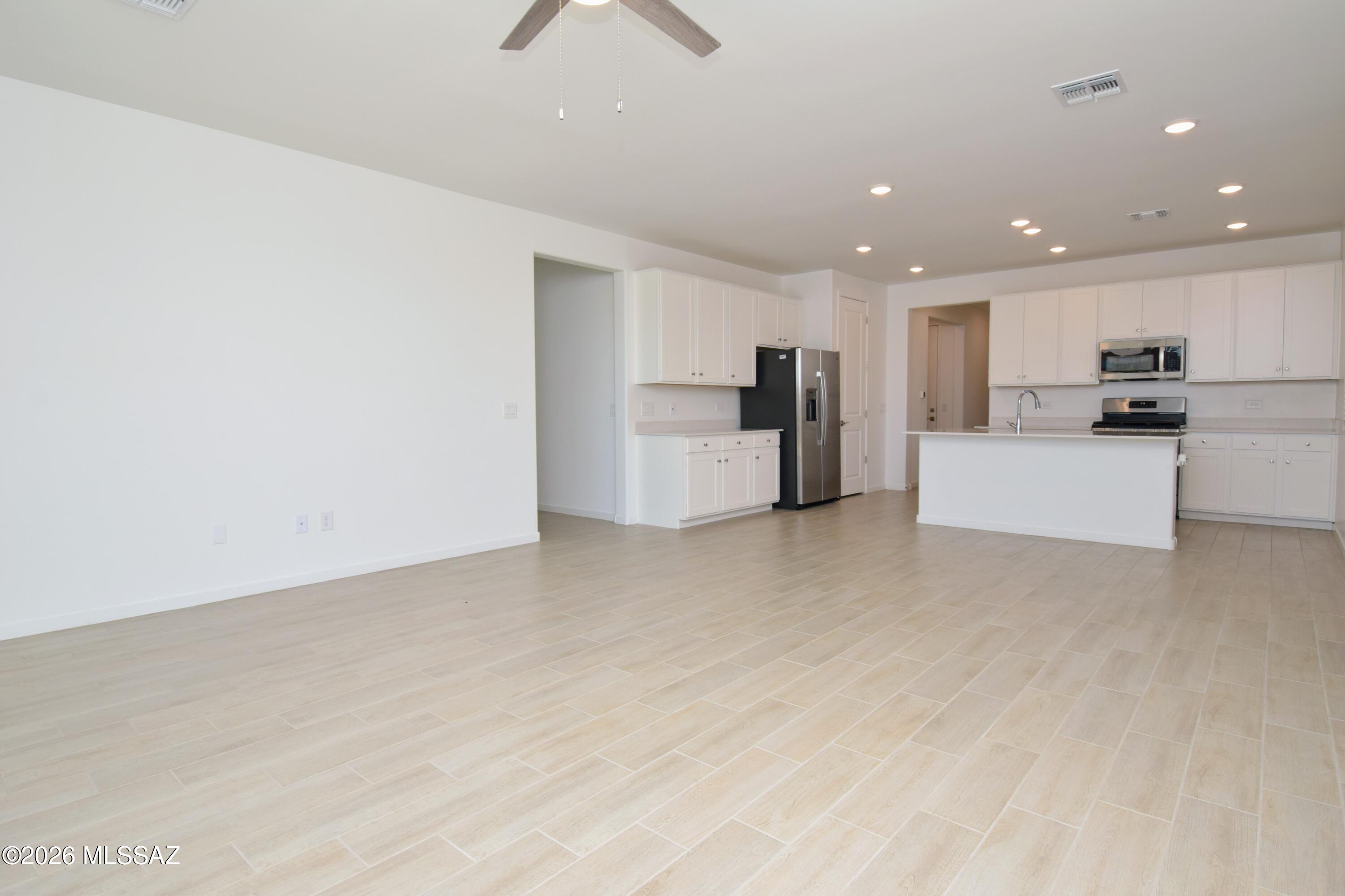 Gladden Farms Block 33 - Residential Lease
