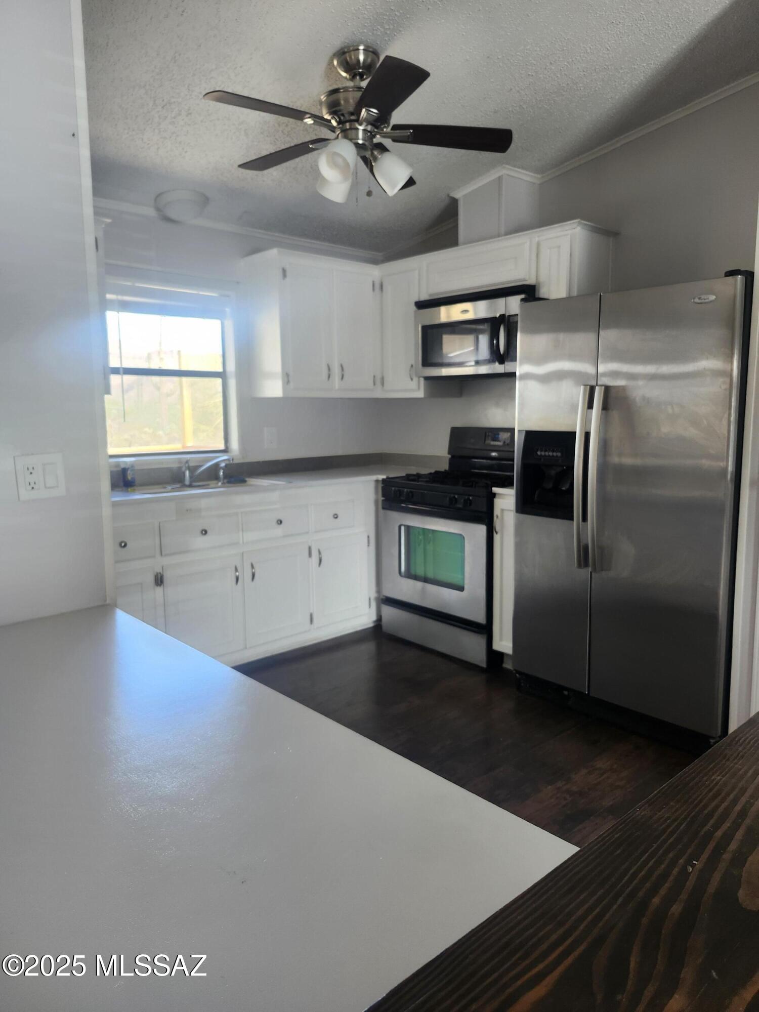 Desert View Est Amd - Residential Lease