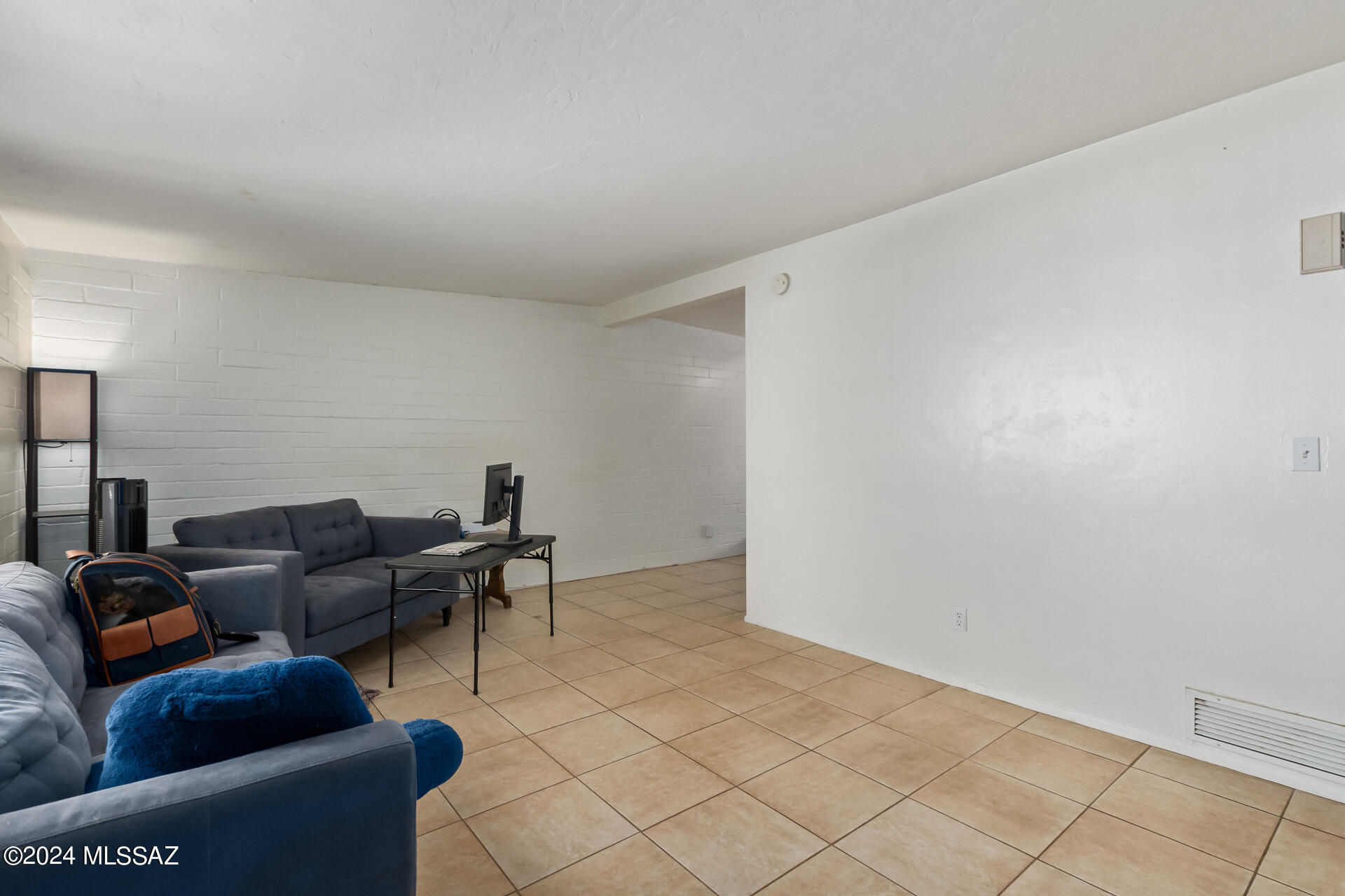 Palm Grove Clusters (186-349, 543) - Residential Lease