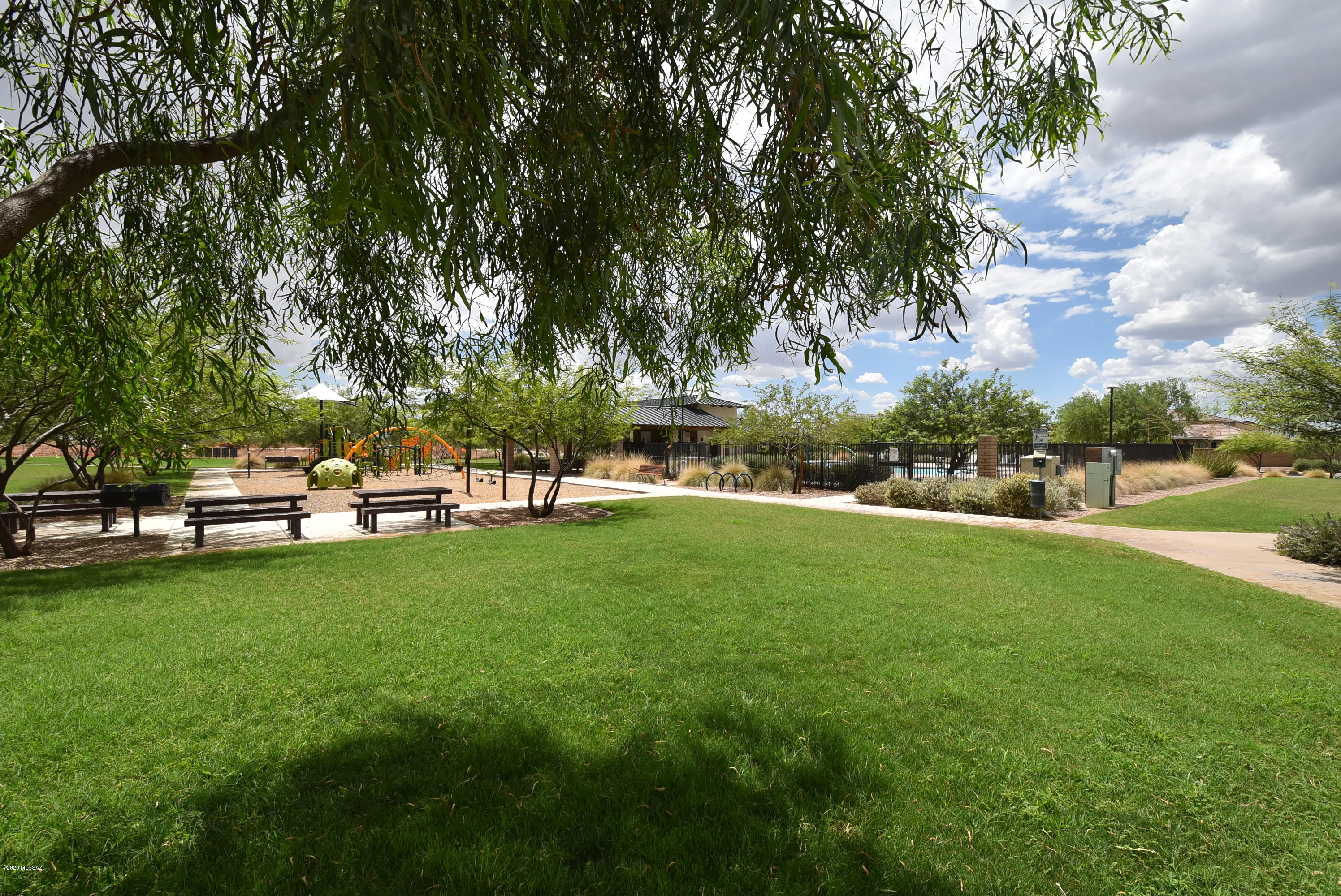La Estancia De Tucson (1-330) - Residential Lease