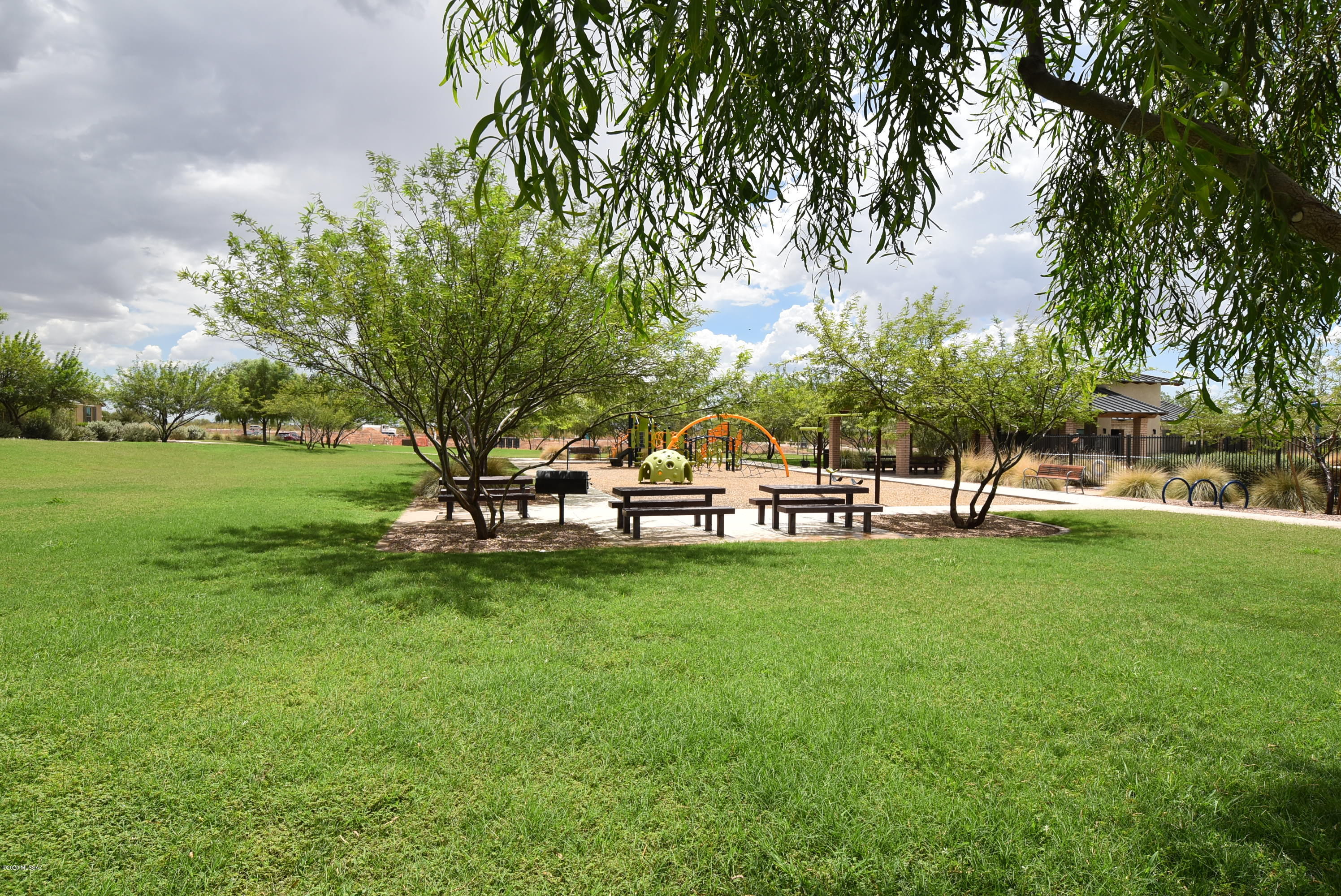 La Estancia De Tucson (1-330) - Residential Lease