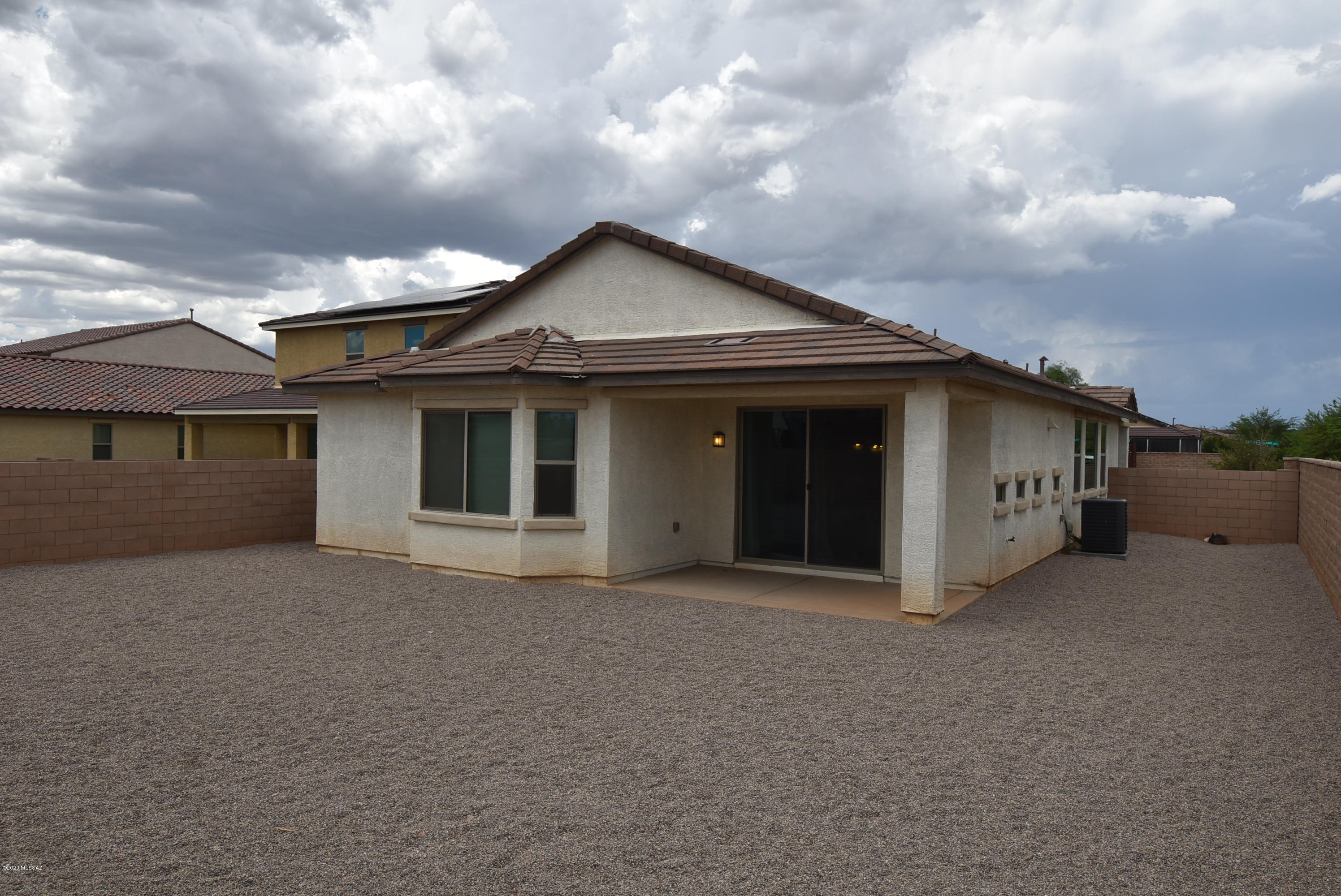 La Estancia De Tucson (1-330) - Residential Lease