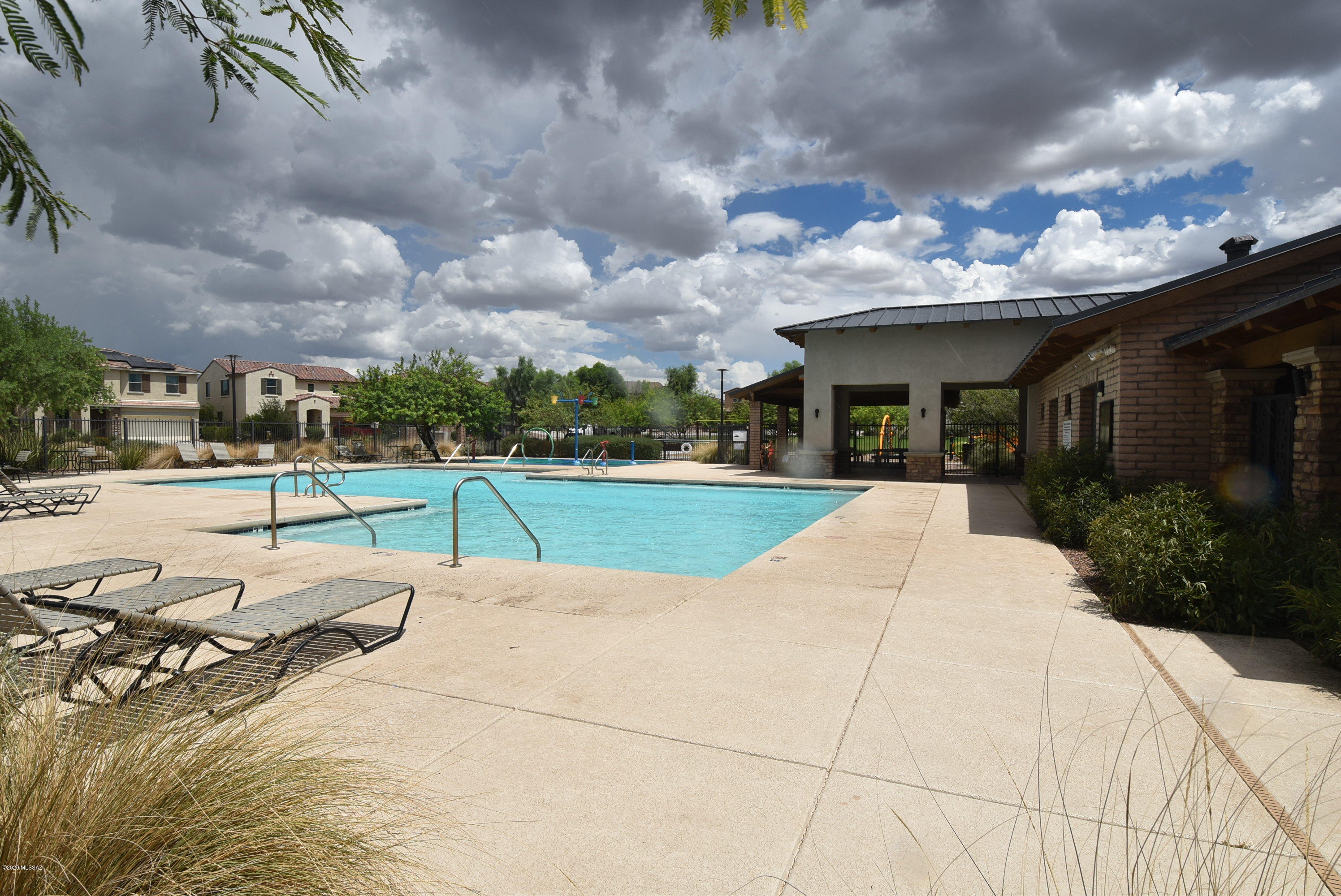 La Estancia De Tucson (1-330) - Residential Lease