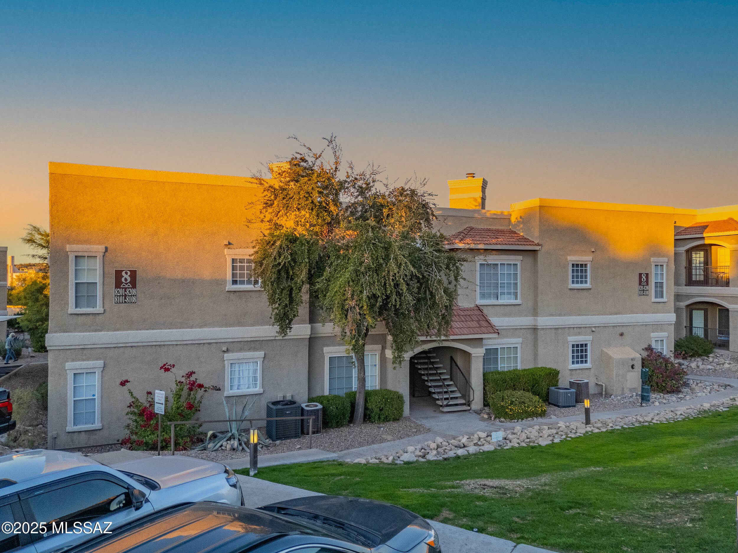 The Boulders at La Reserve Condominiums - Residential