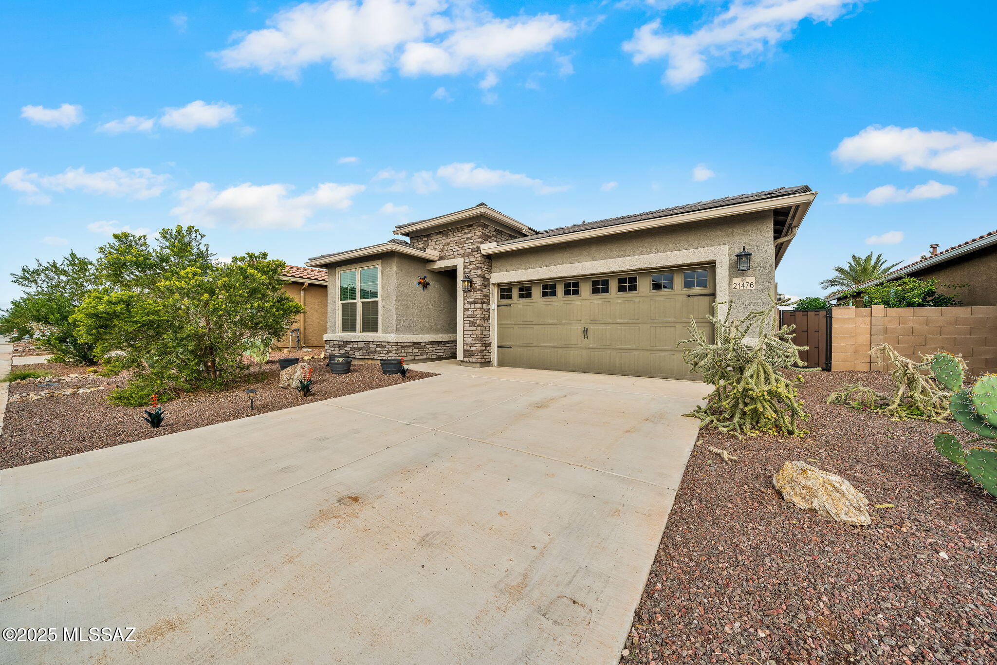 ZERO DOWN PAYMENT USDA LOAN ELIGIBLE WITH PAID OFF SOLAR AT CLOSING WITH ACCEPTABLE OFFER!!! This beautiful Richmond Sapphire model home features 5 bedrooms, 3 full bathrooms and an Open concept floor plan with well appointed kitchen has granite counters and stainless appliances. Red Rock Village offers a beautiful community pool and park area, parks and more. Located with easy access for commute on I-10 just 10 minutes into Marana and the new Frys Shopping Center, city center and more. Call today for a private showing! Solar system recently installed will be paid off and transferred to new owner with acceptable offer!