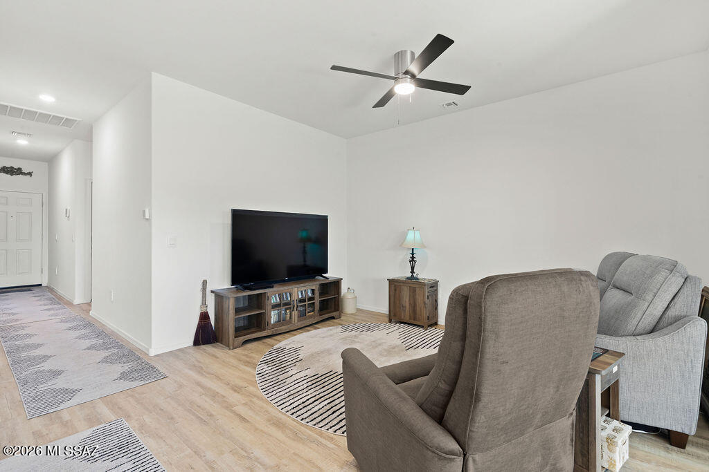 Saguaro Bloom SQ20180540069 - Residential