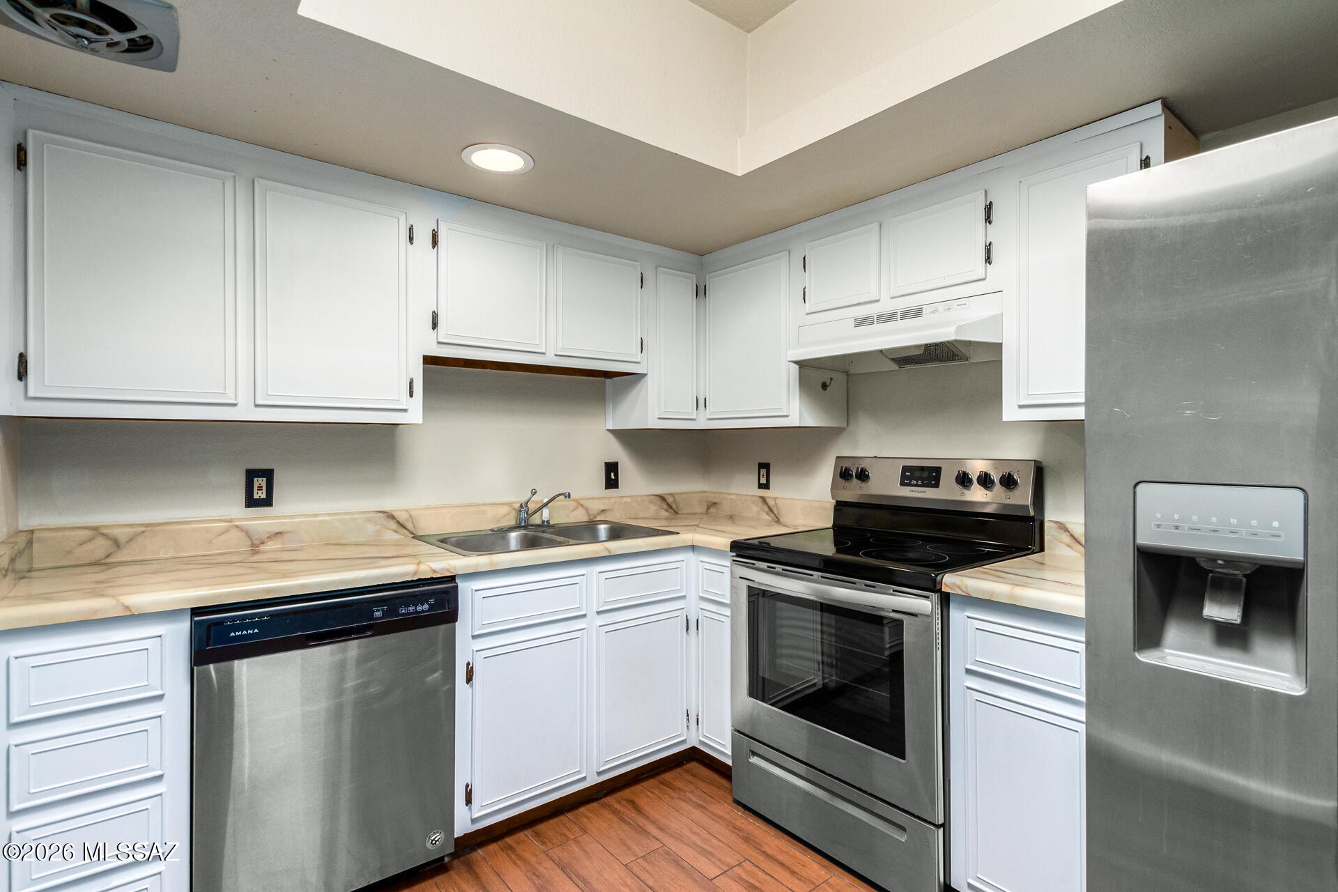 Las Casas Bellas Condo (1-44) - Residential Lease