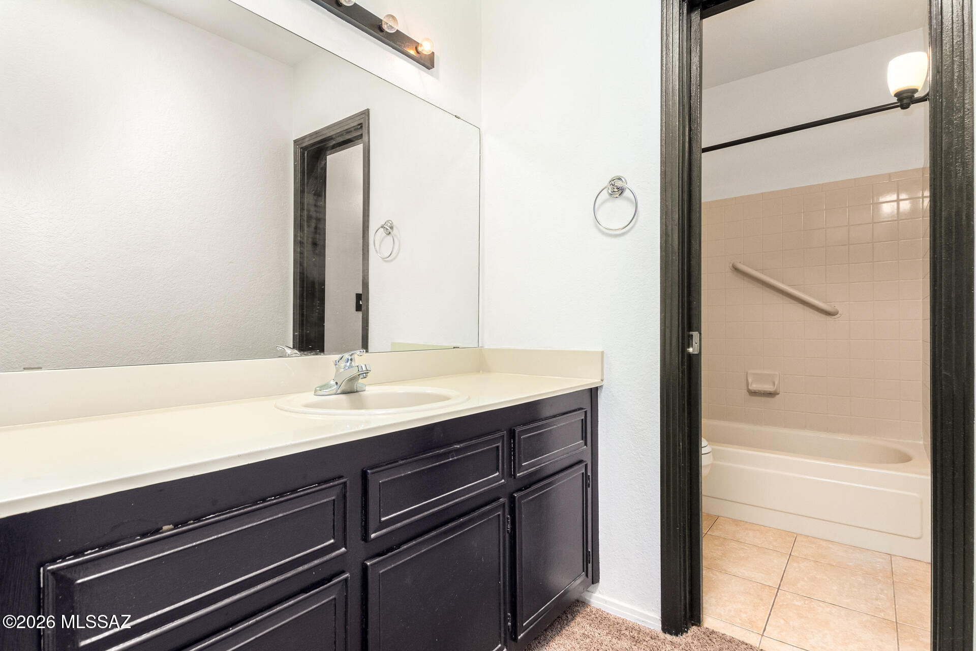 Las Casas Bellas Condo (1-44) - Residential Lease