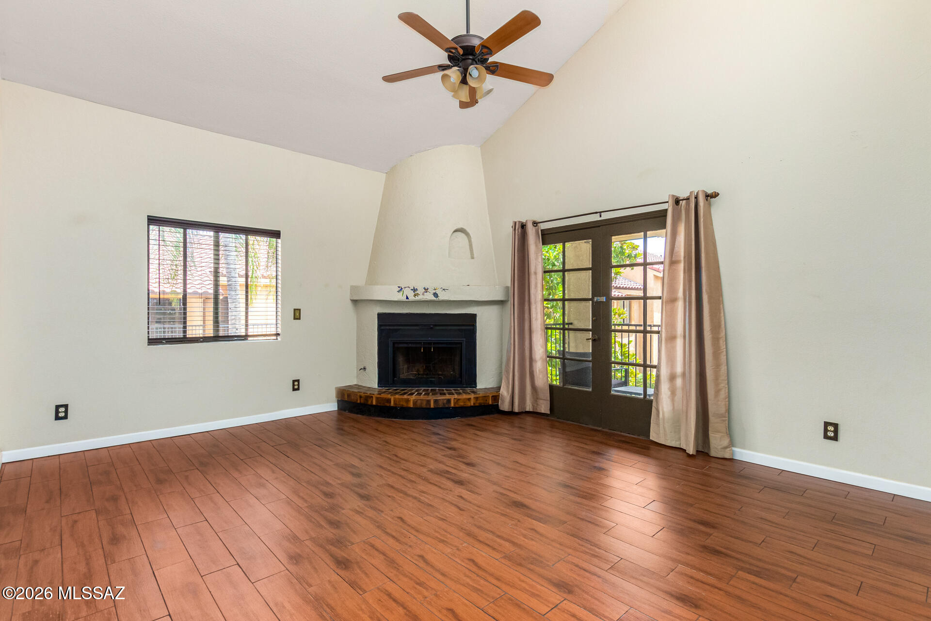 Las Casas Bellas Condo (1-44) - Residential Lease